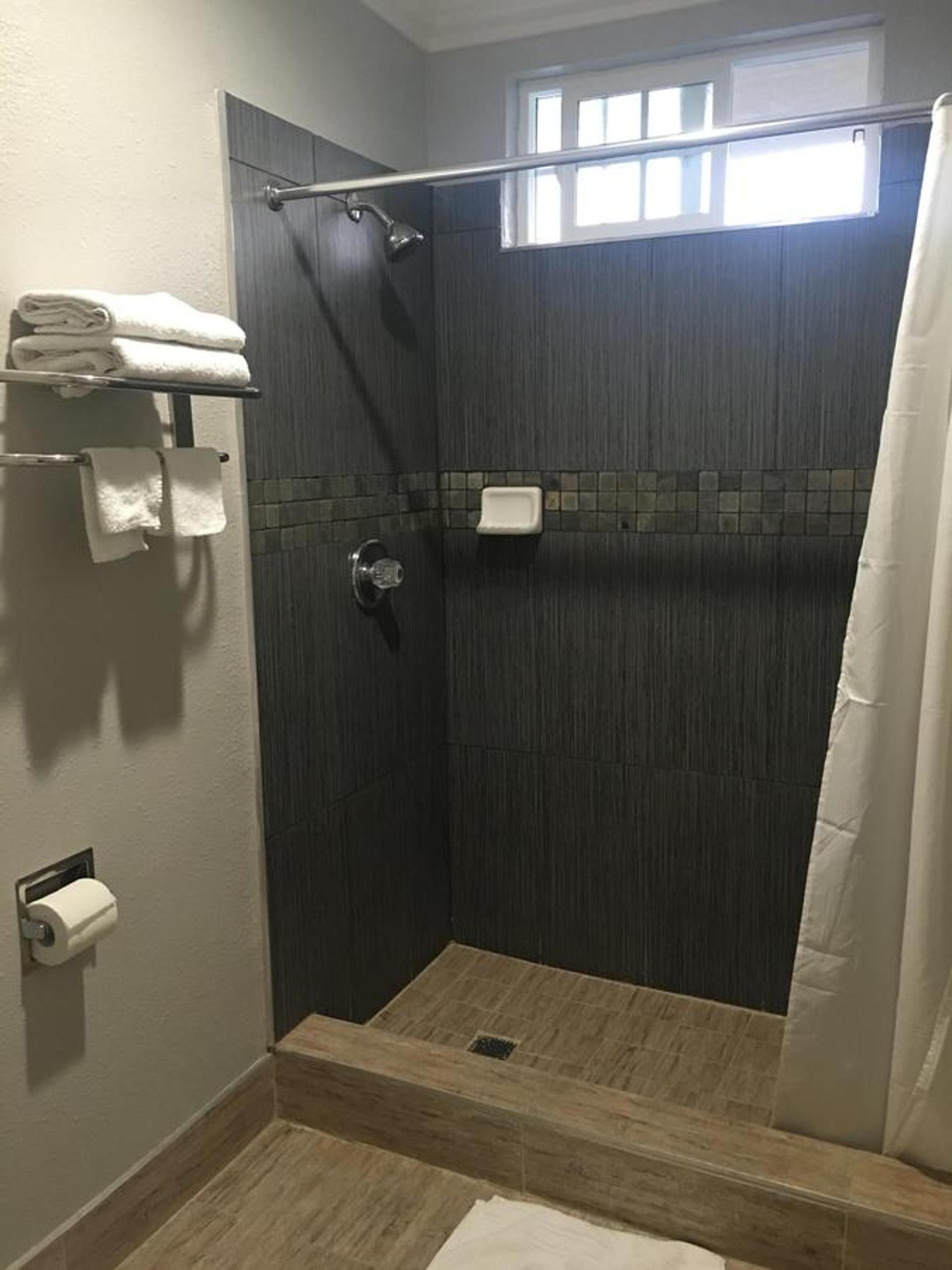 Town House Motel photo 41