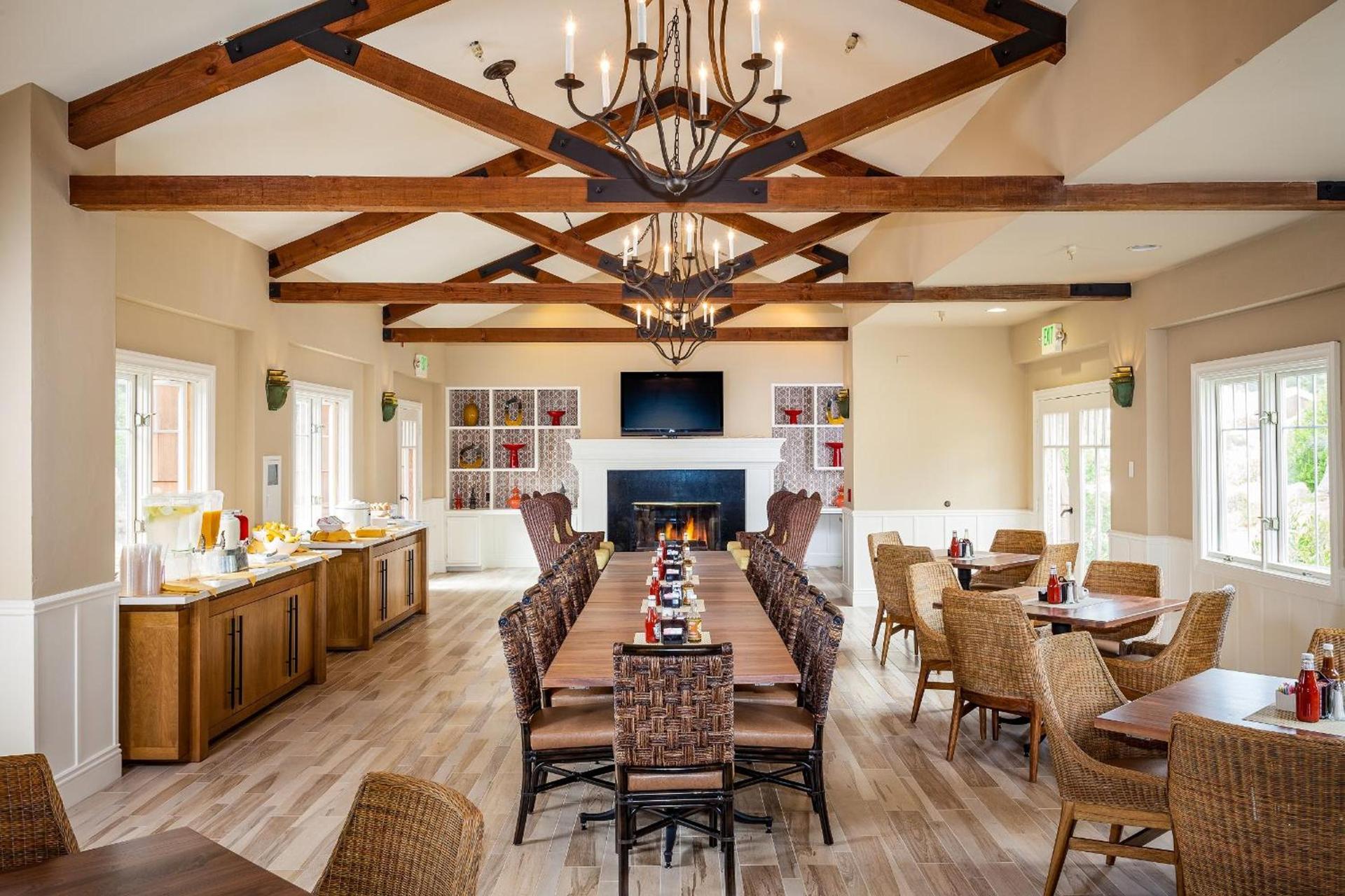 Lighthouse Lodge & Cottages photo 4