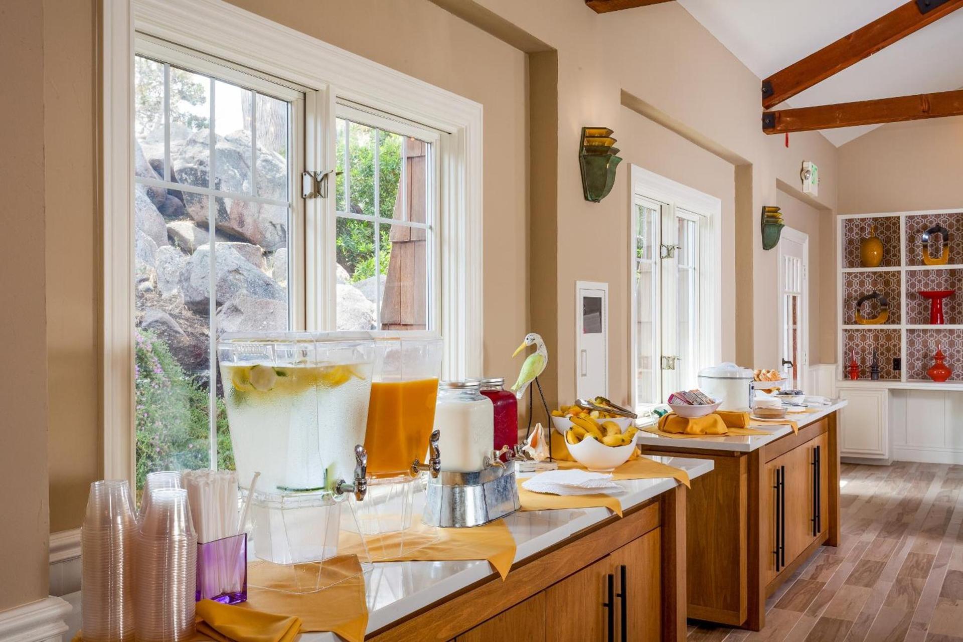 Lighthouse Lodge & Cottages photo 5