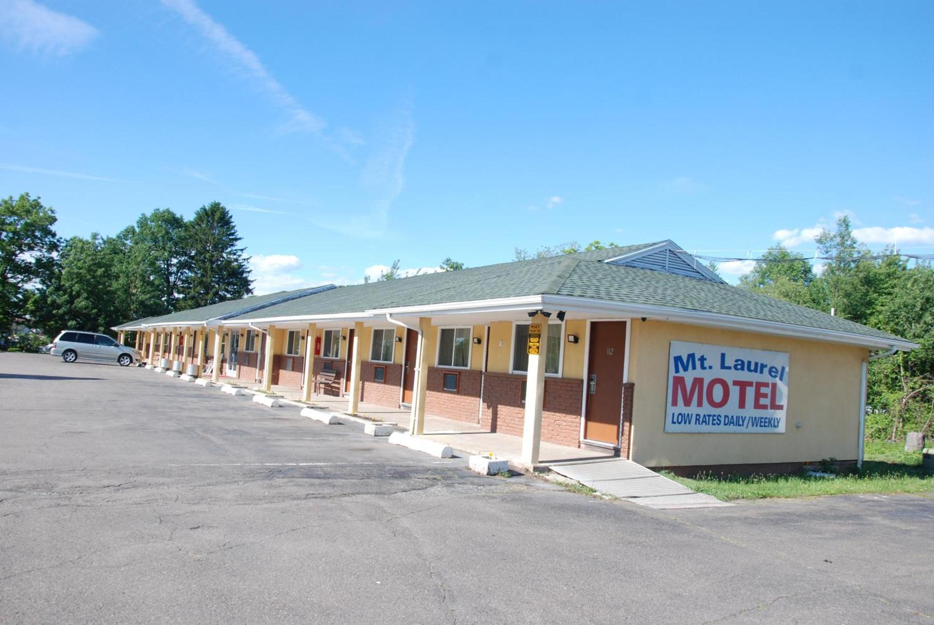 Mount Laurel Motel — hotel in Hazleton