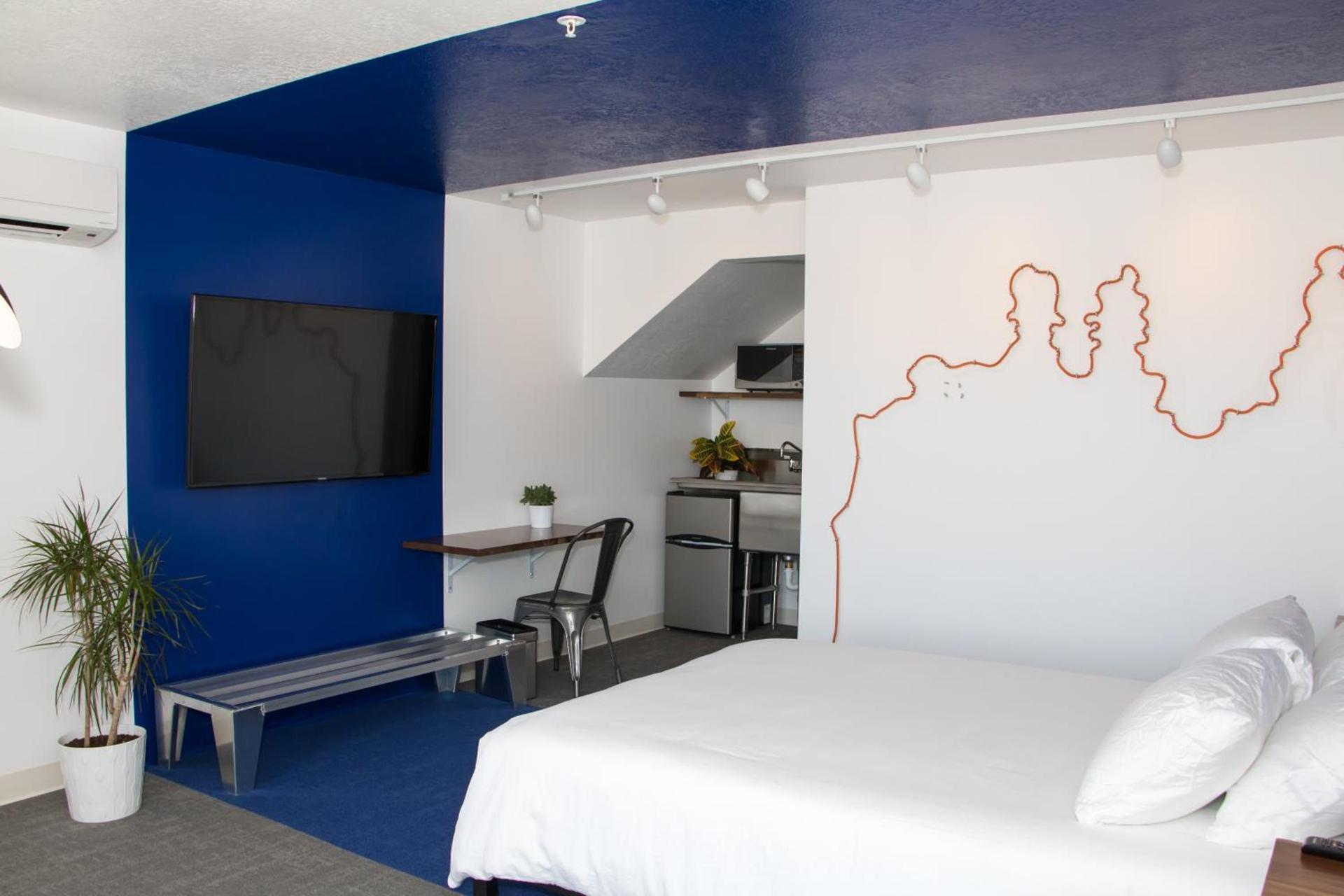 Skyfall Guestrooms photo 14