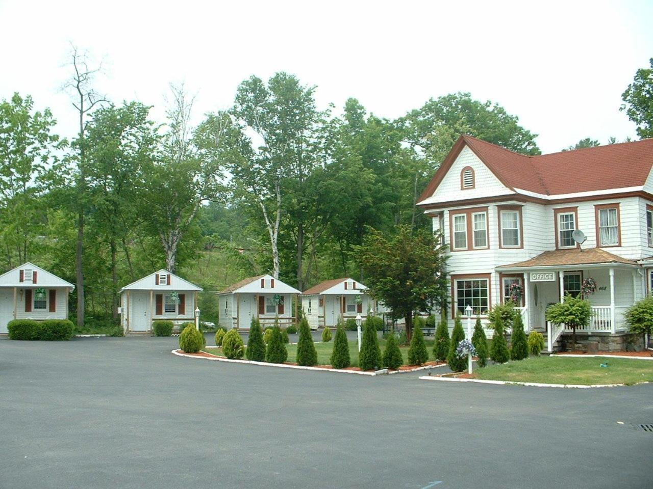 Seven Dwarfs Motel & Cabins photo 63