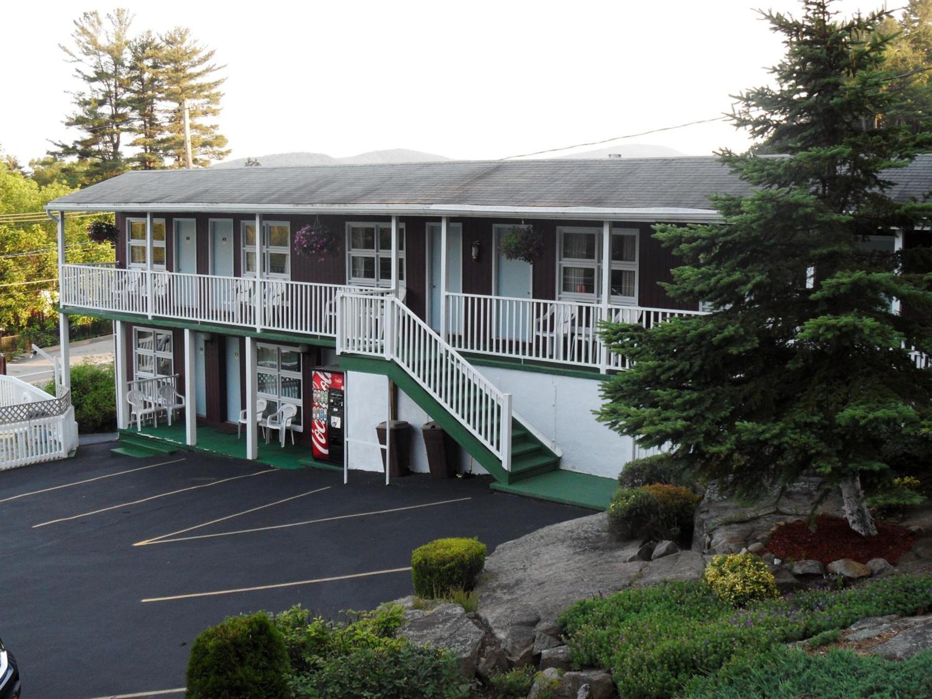 Pinebrook Motel photo 16