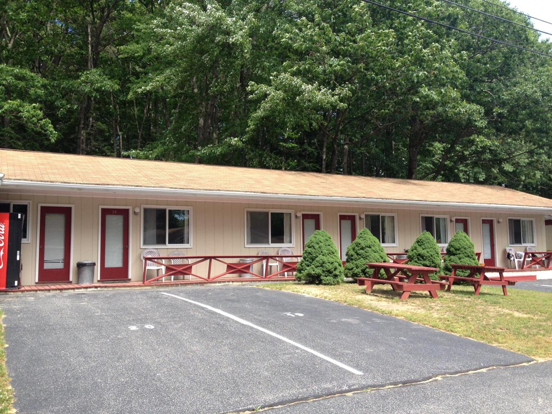 Marcotte Motor Court photo 82