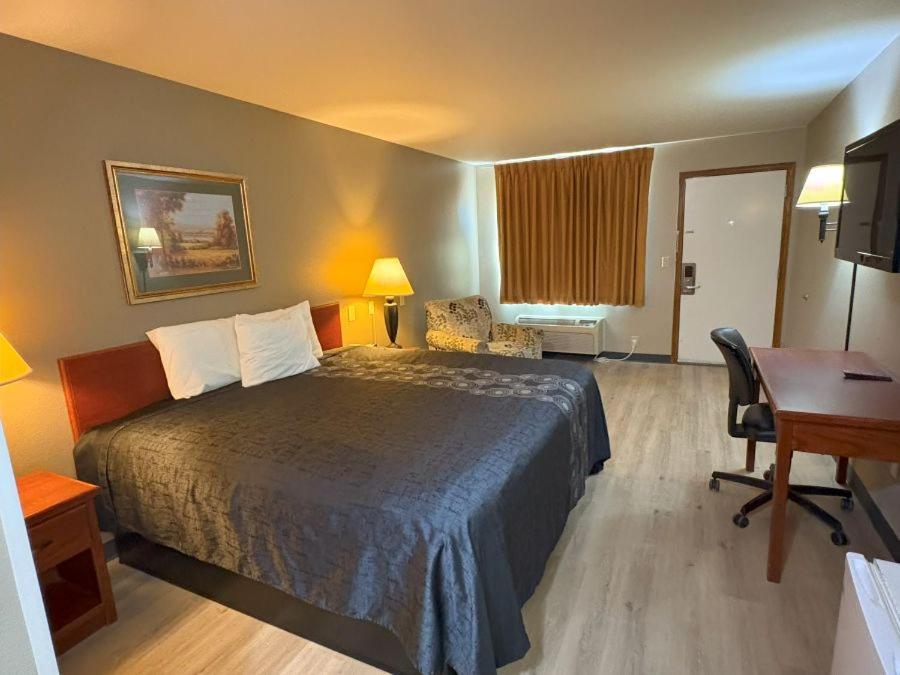 Larned Inn & Suites photo 22