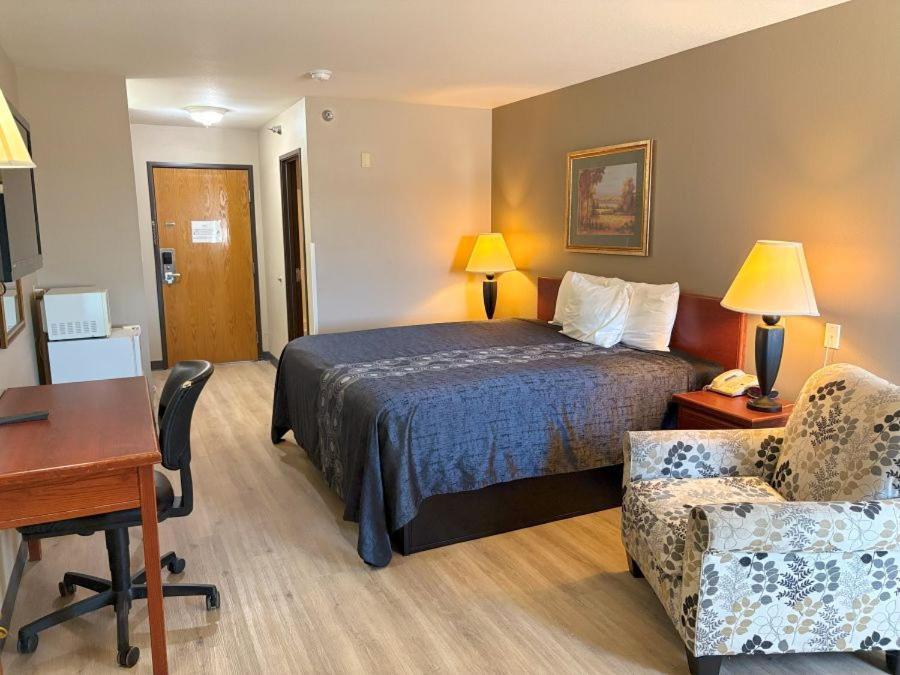 Larned Inn & Suites photo 11