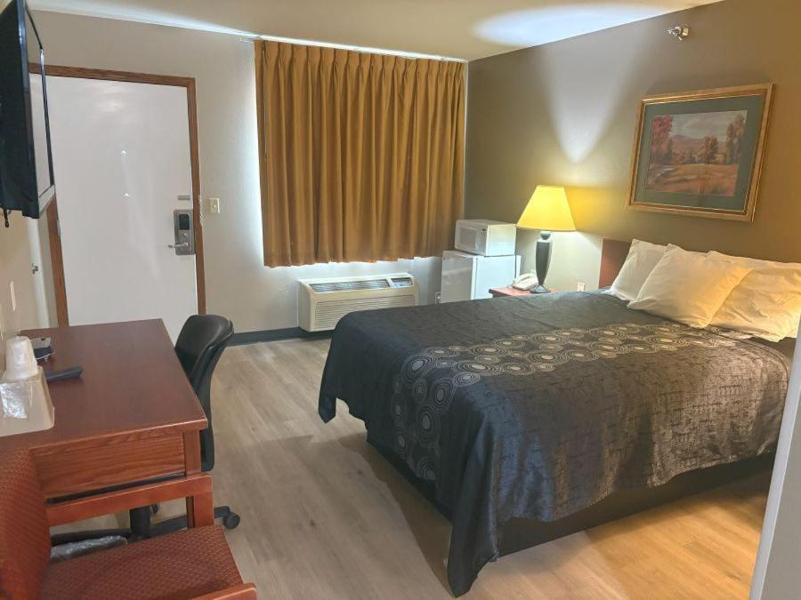Larned Inn & Suites photo 15