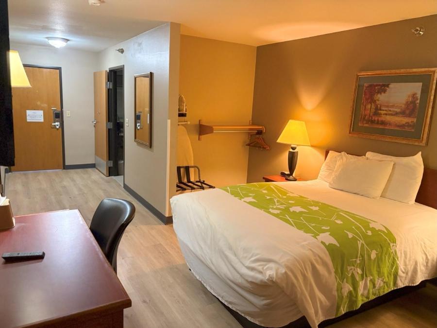 Larned Inn & Suites photo 14