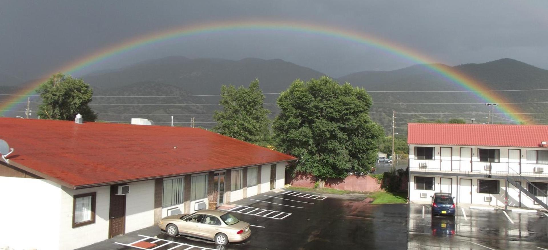 Gateway Inn and Suites photo 49