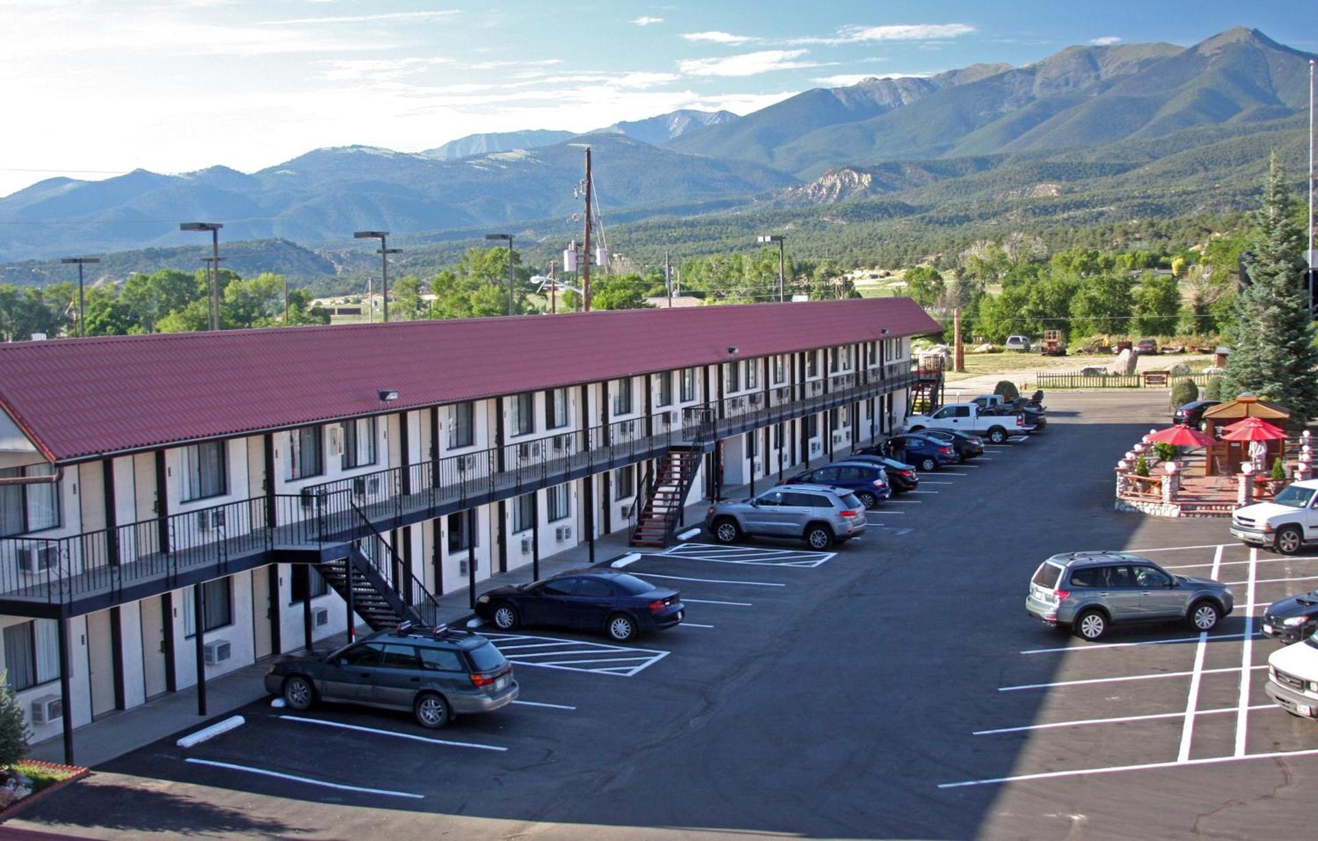 Gateway Inn and Suites photo 30