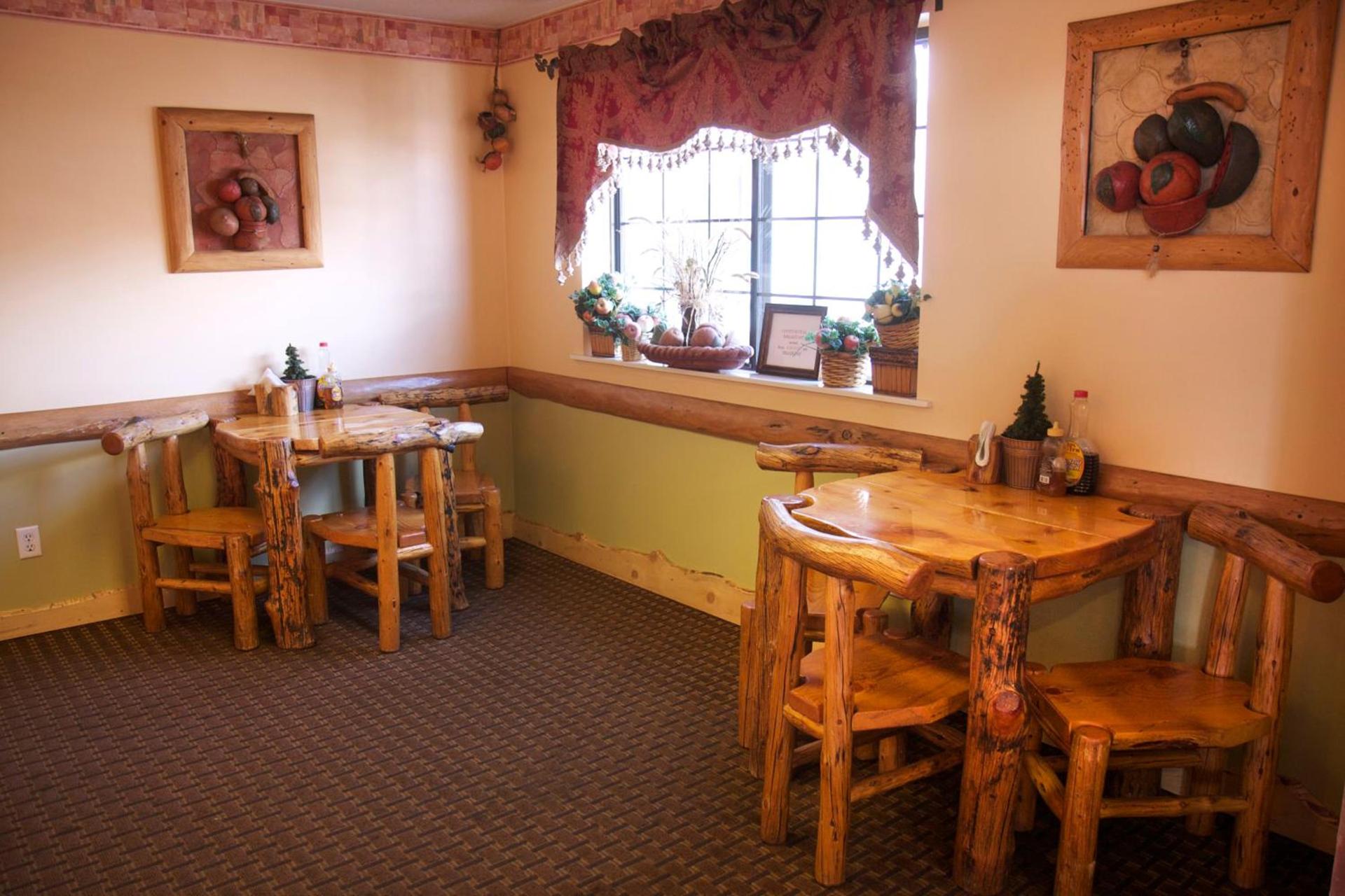 Gateway Inn and Suites photo 61