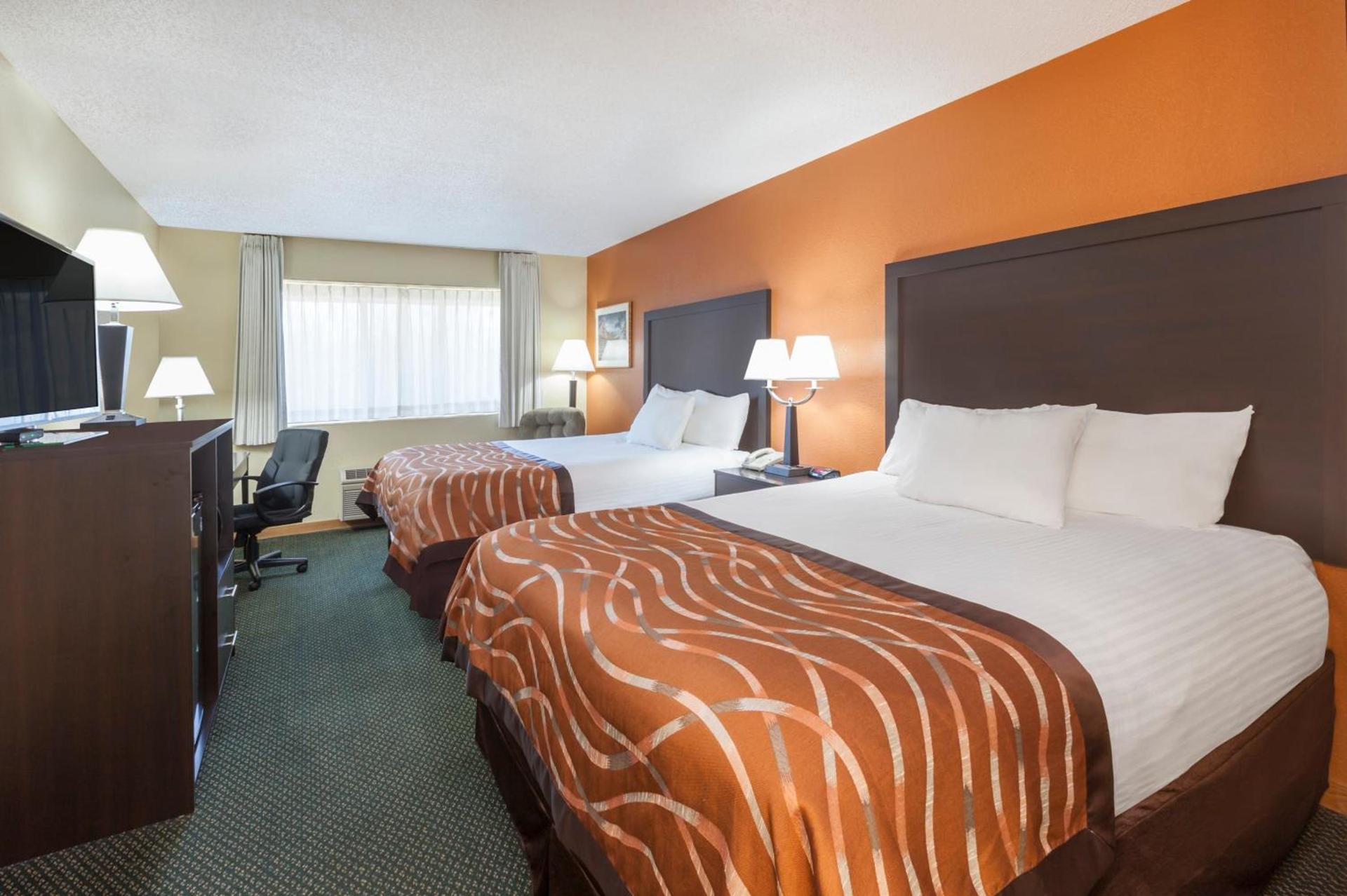 Baymont by Wyndham Midland photo 8