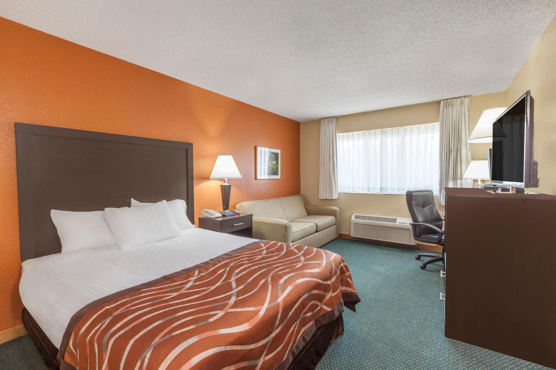 Baymont by Wyndham Midland photo 9