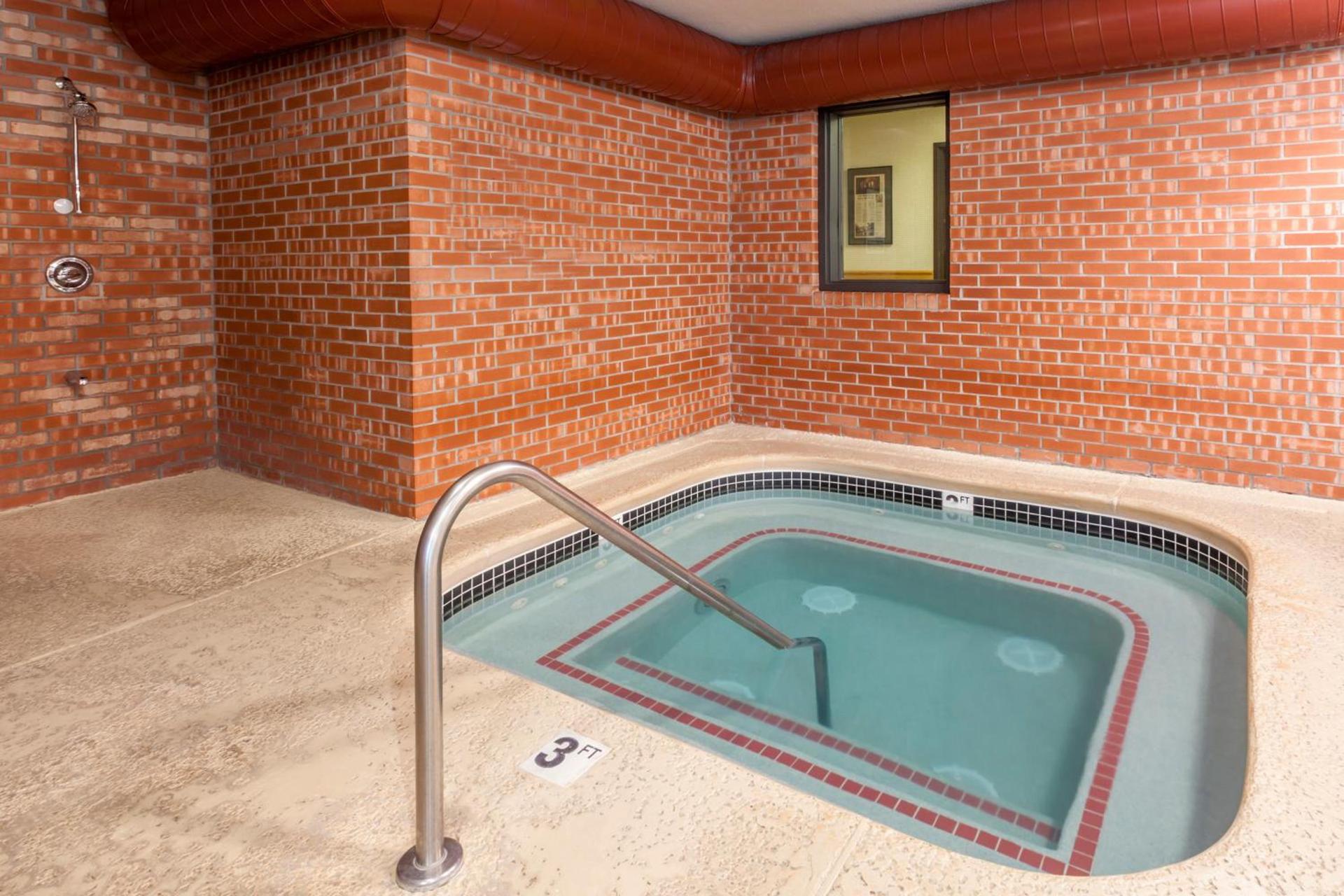 Baymont by Wyndham Midland photo 13