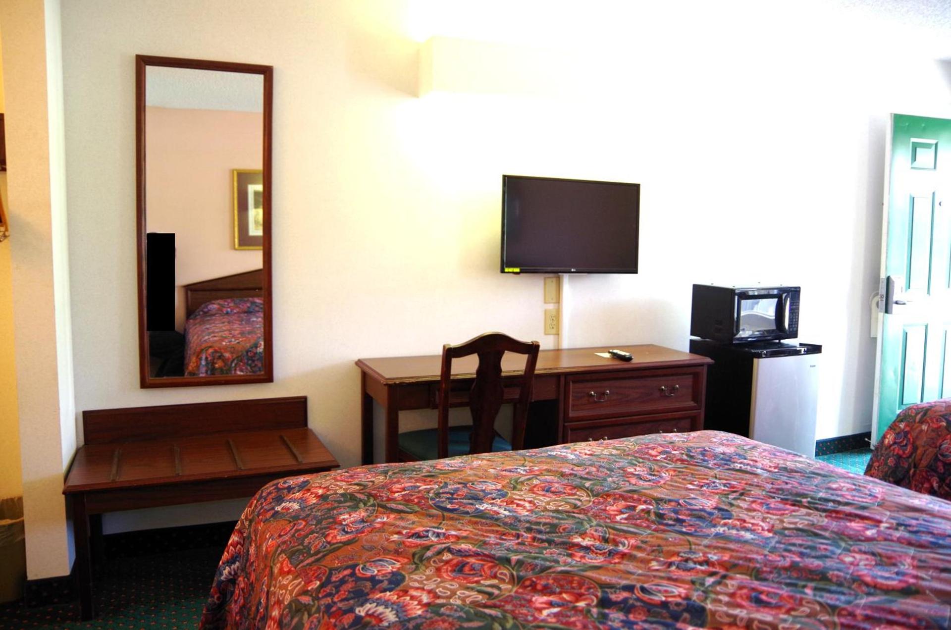 American Motel - Lenoir photo 51
