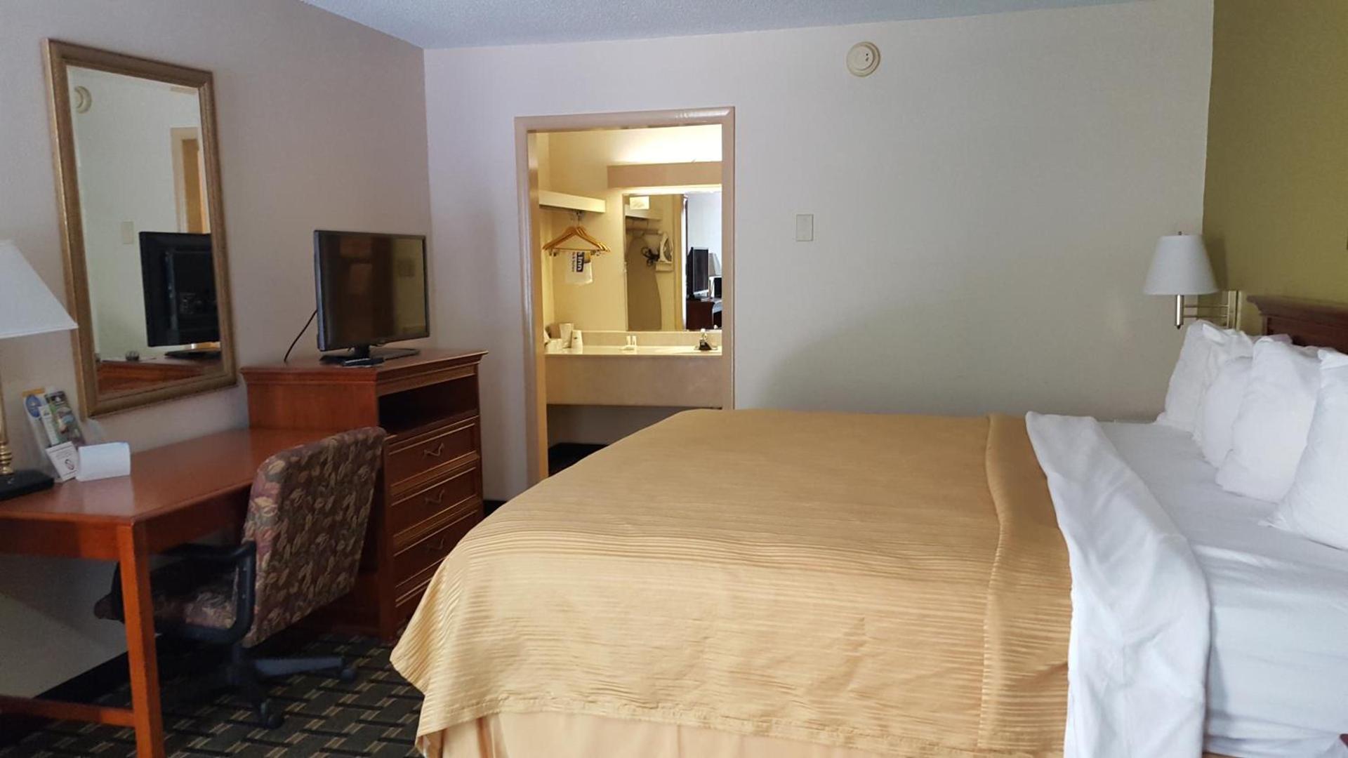 Clarion Inn Southern Pines - Pinehurst photo 54