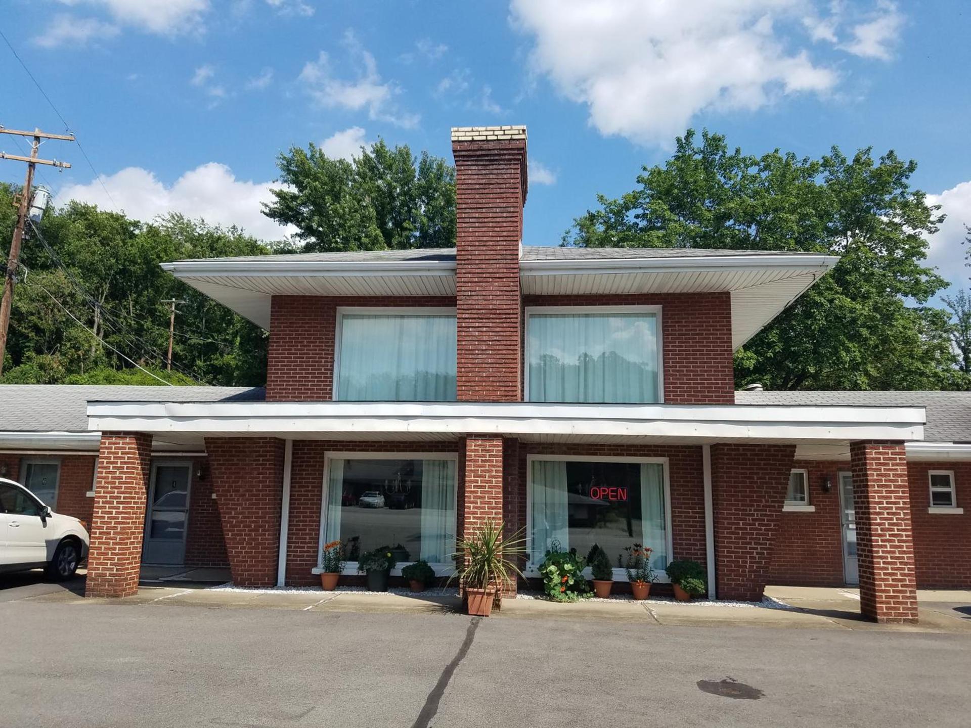 Melody Motor Lodge photo 1