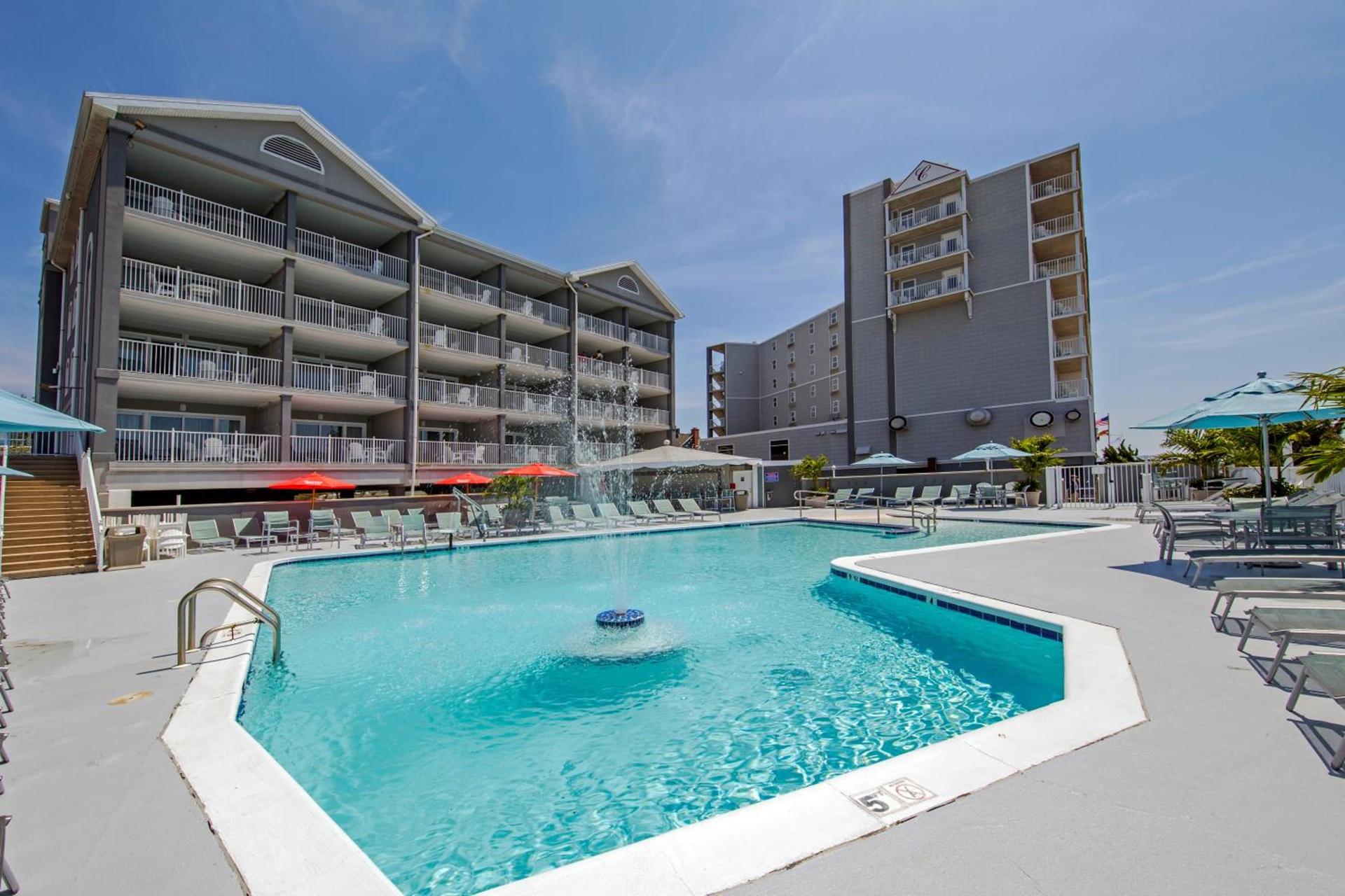 Commander Hotel & Suites photo 18