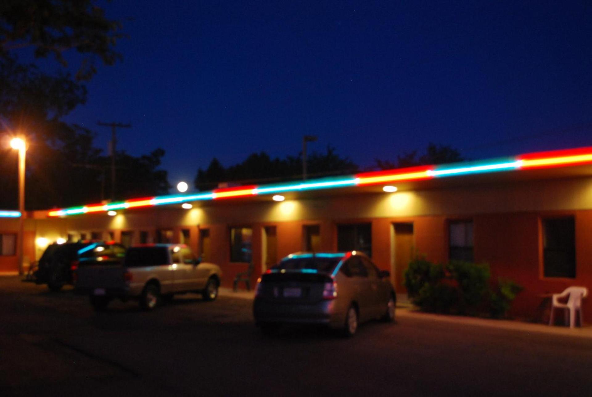 Sun -N- Sand Motel photo 22