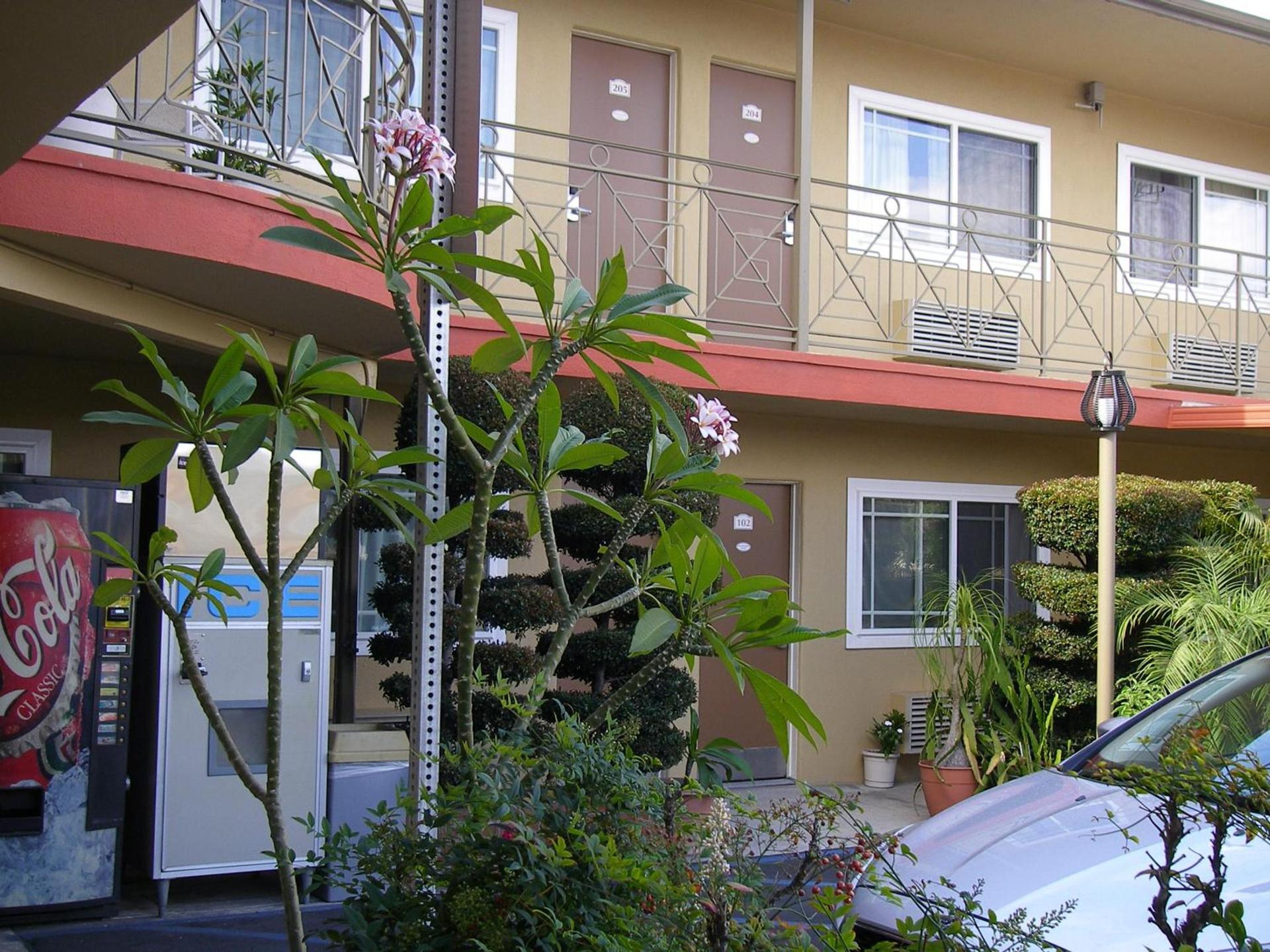 Fullerton Lodge photo 11