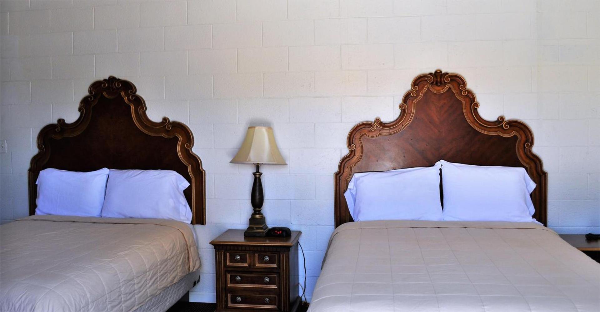 A Nights Inn photo 8