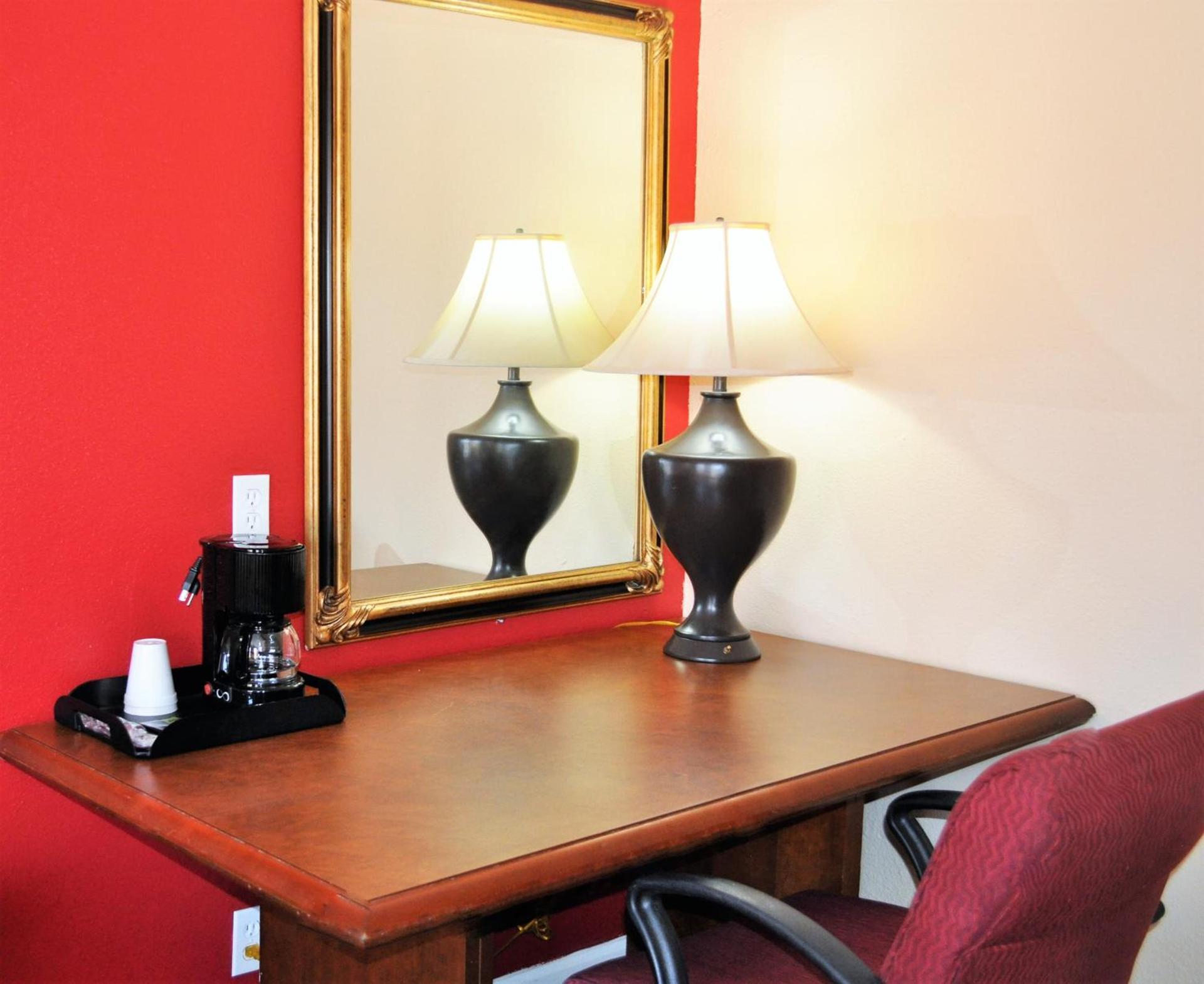 A Nights Inn photo 9