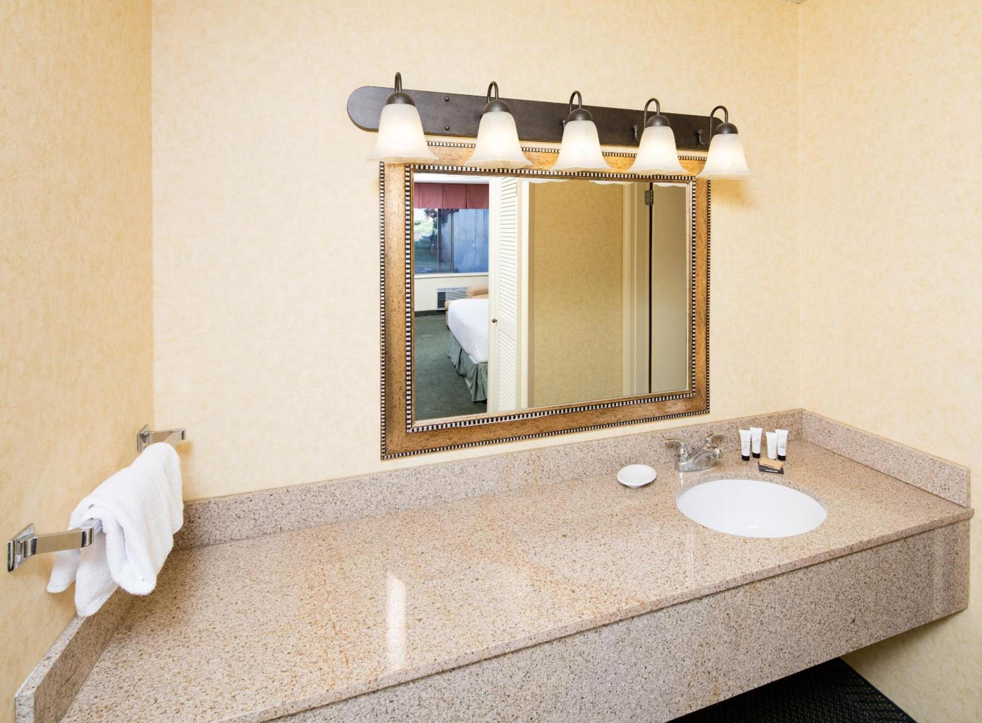Red Lion Hotel Pendleton photo 28