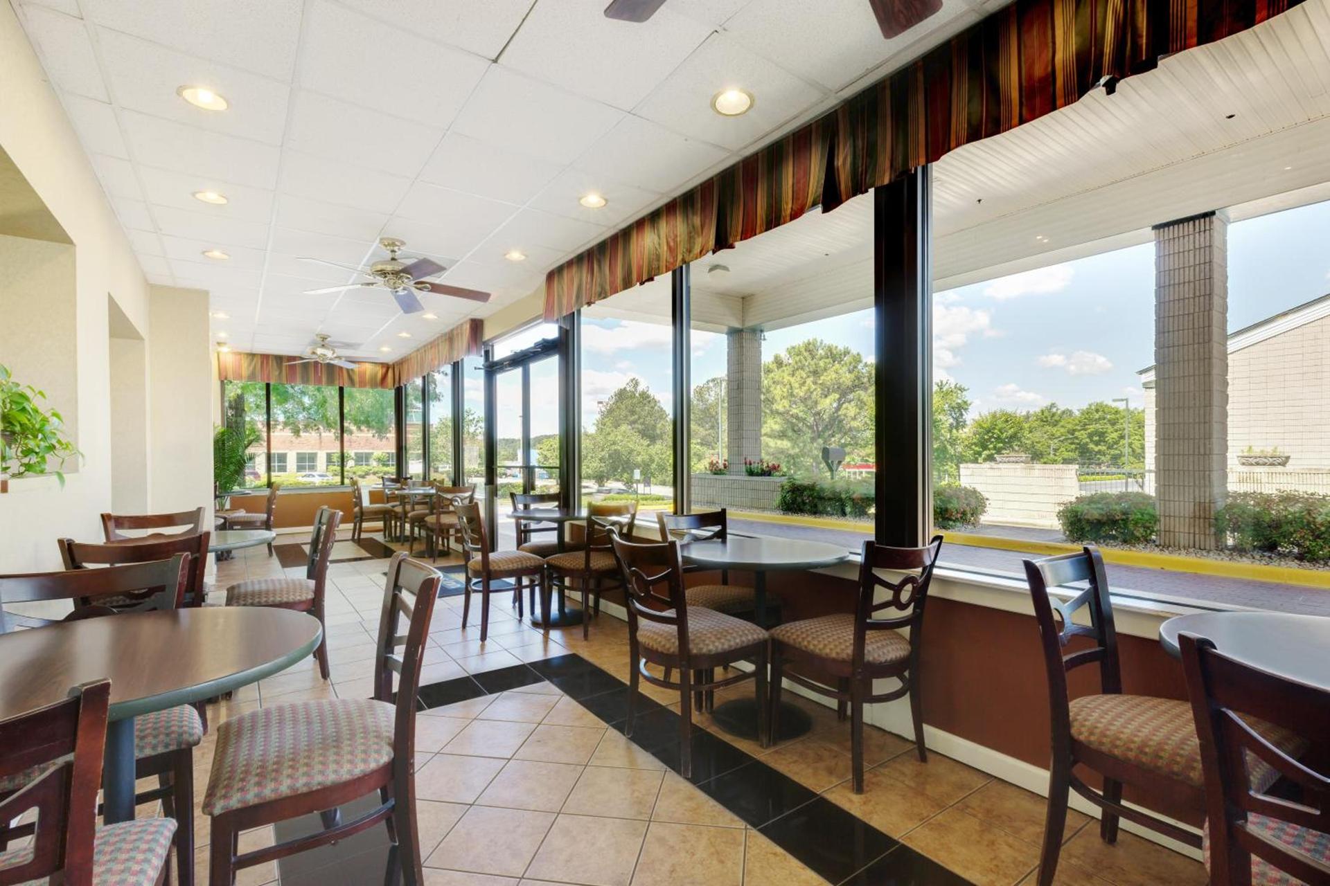 Days Inn by Wyndham Hoover Birmingham photo 15