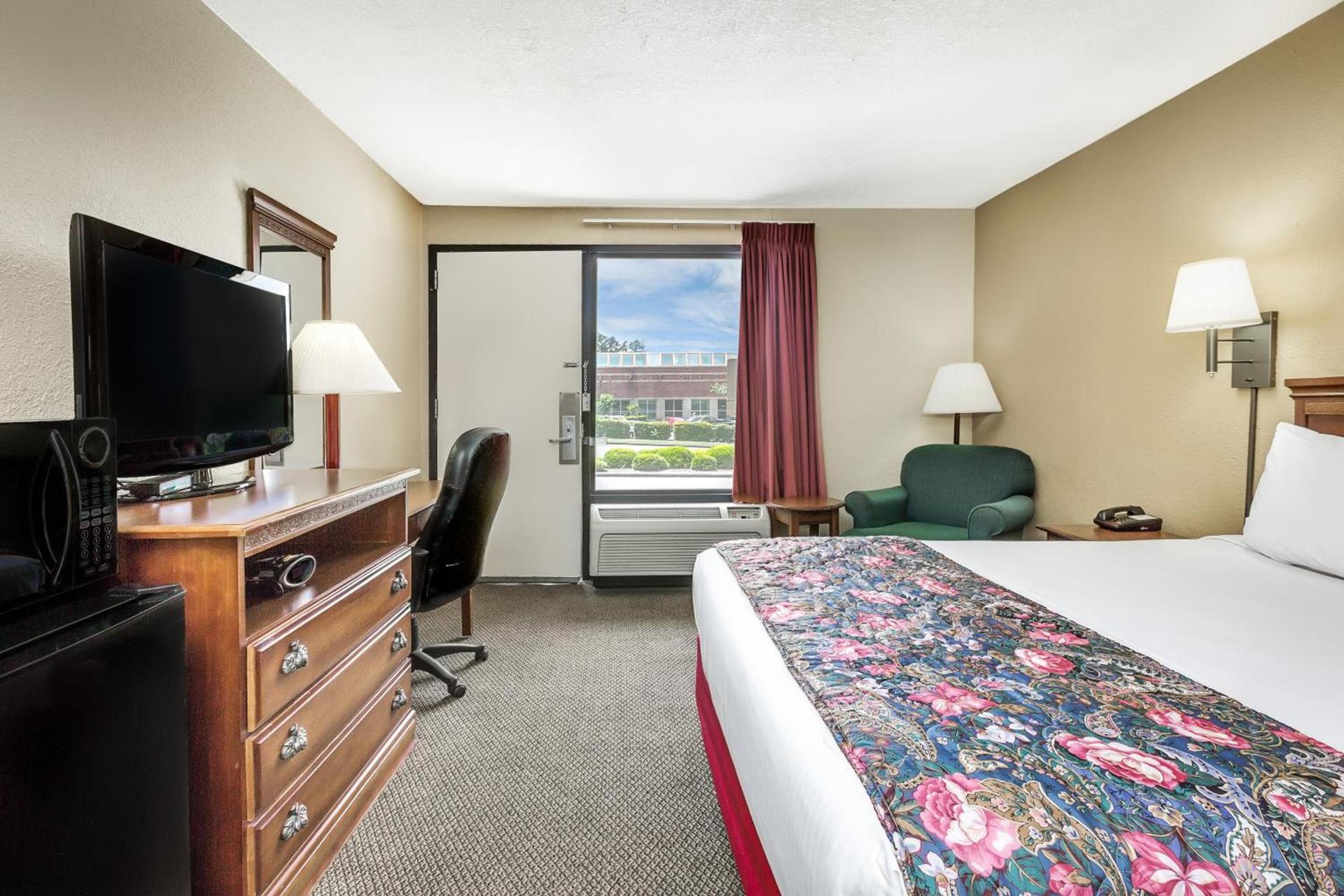Days Inn by Wyndham Hoover Birmingham photo 10