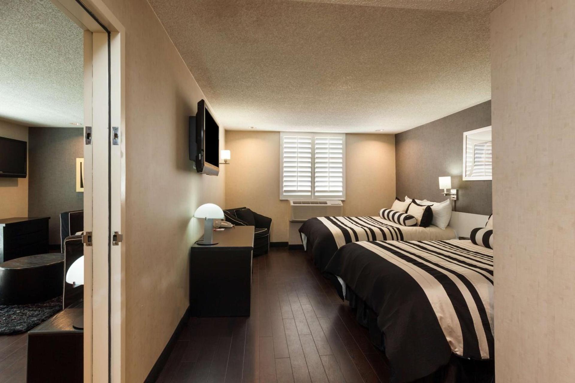 Ramada Plaza by Wyndham West Hollywood Hotel & Suites photo 7