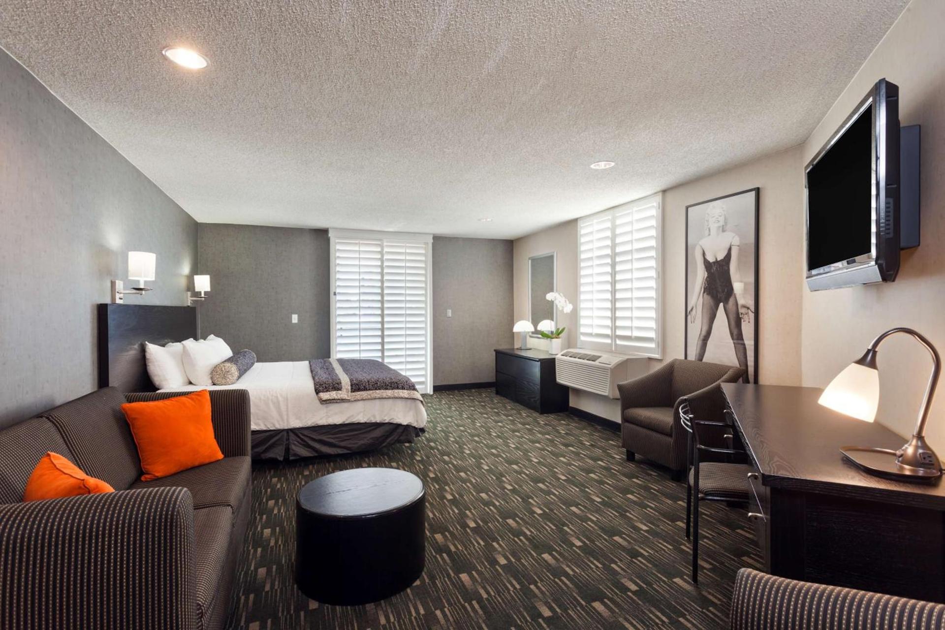 Ramada Plaza by Wyndham West Hollywood Hotel & Suites photo 10