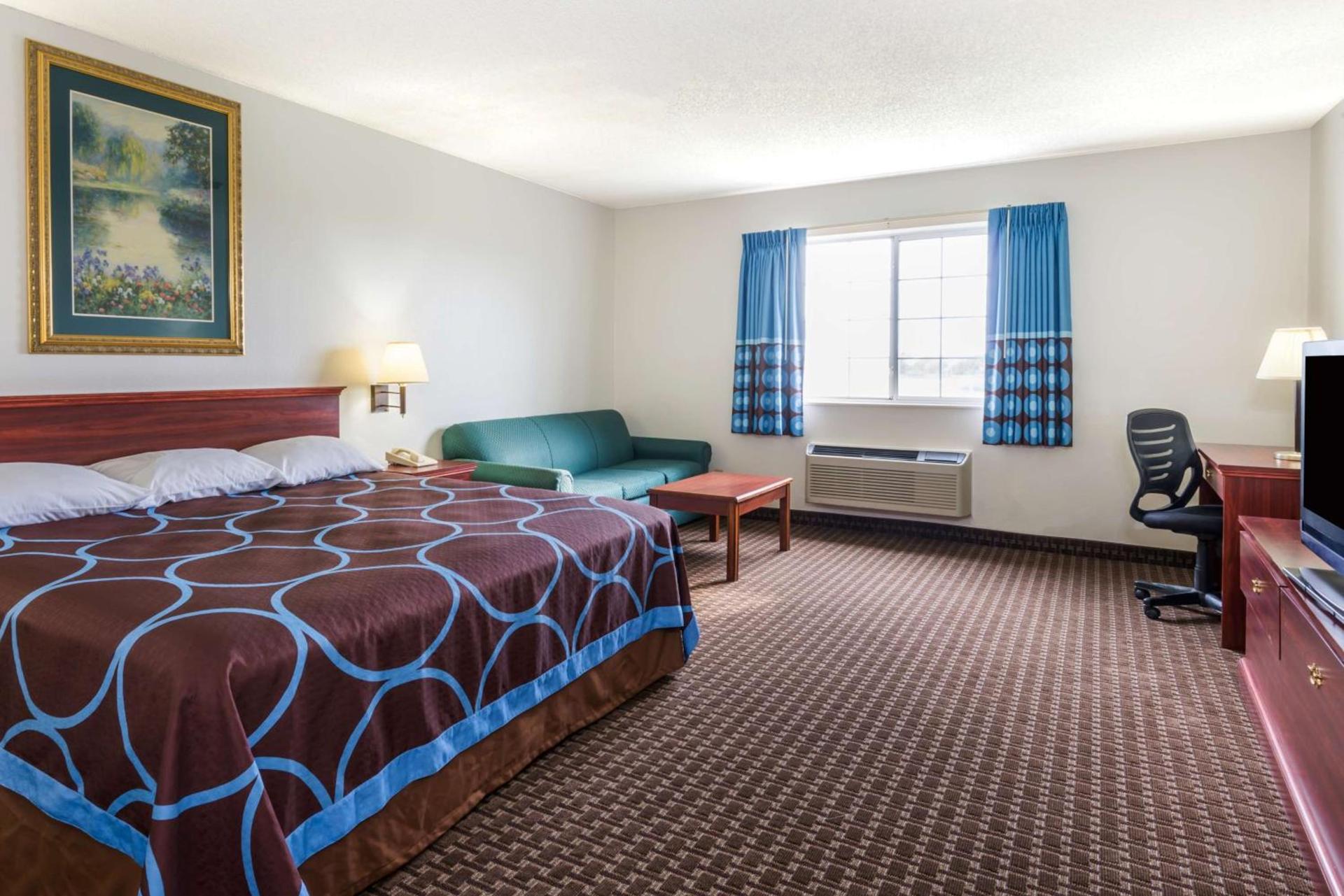 Super 8 by Wyndham Gardner photo 6