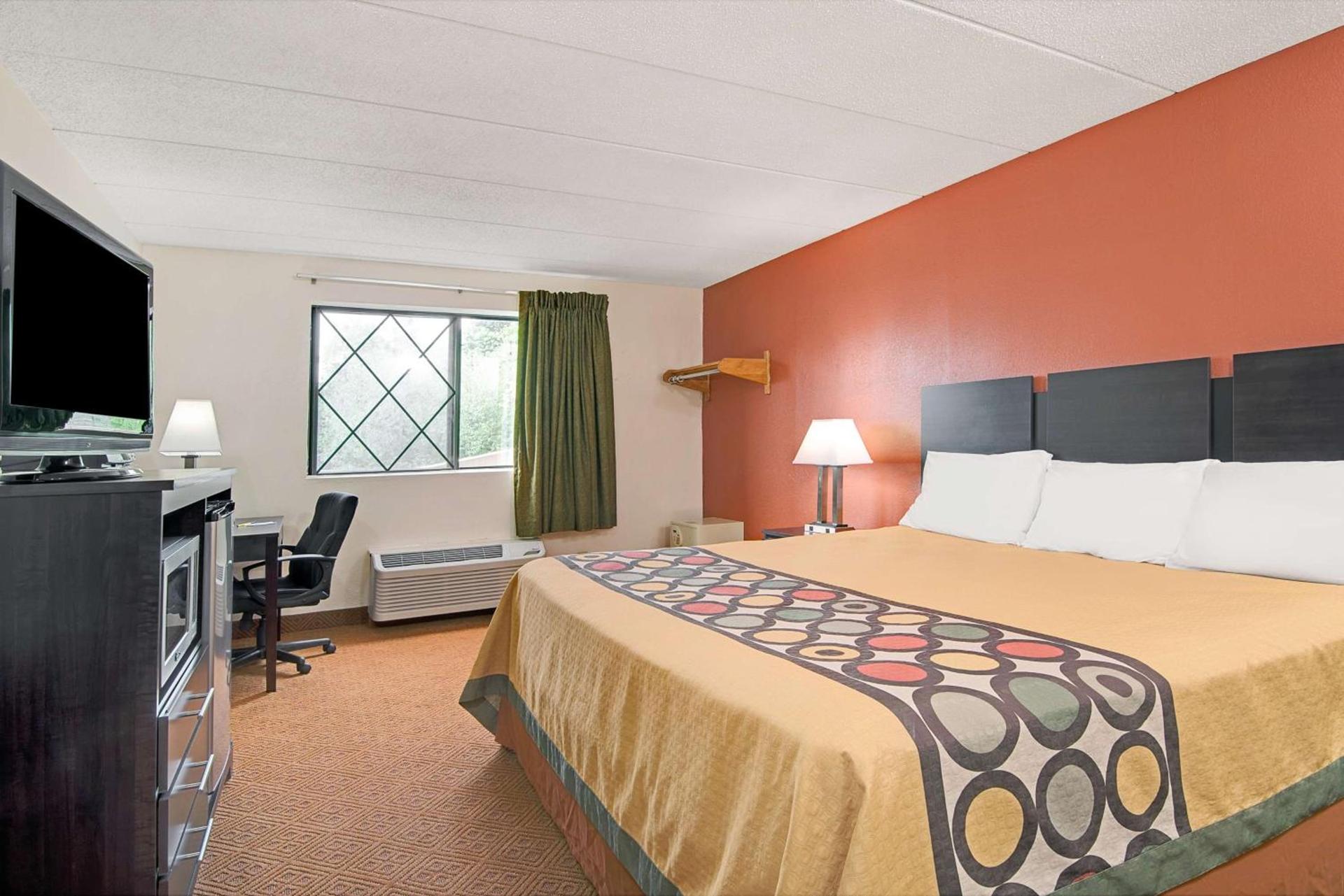 Super 8 by Wyndham Stamford/New York City Area photo 17