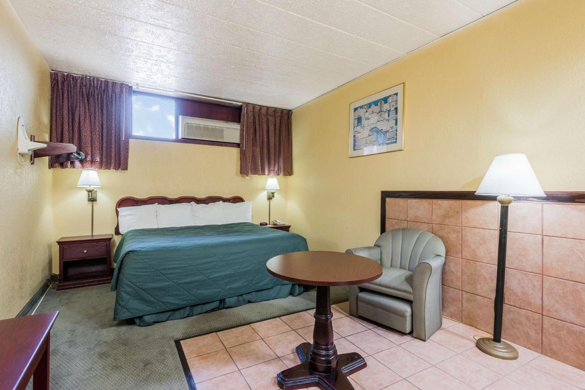 Days Inn by Wyndham Pittsburgh photo 24