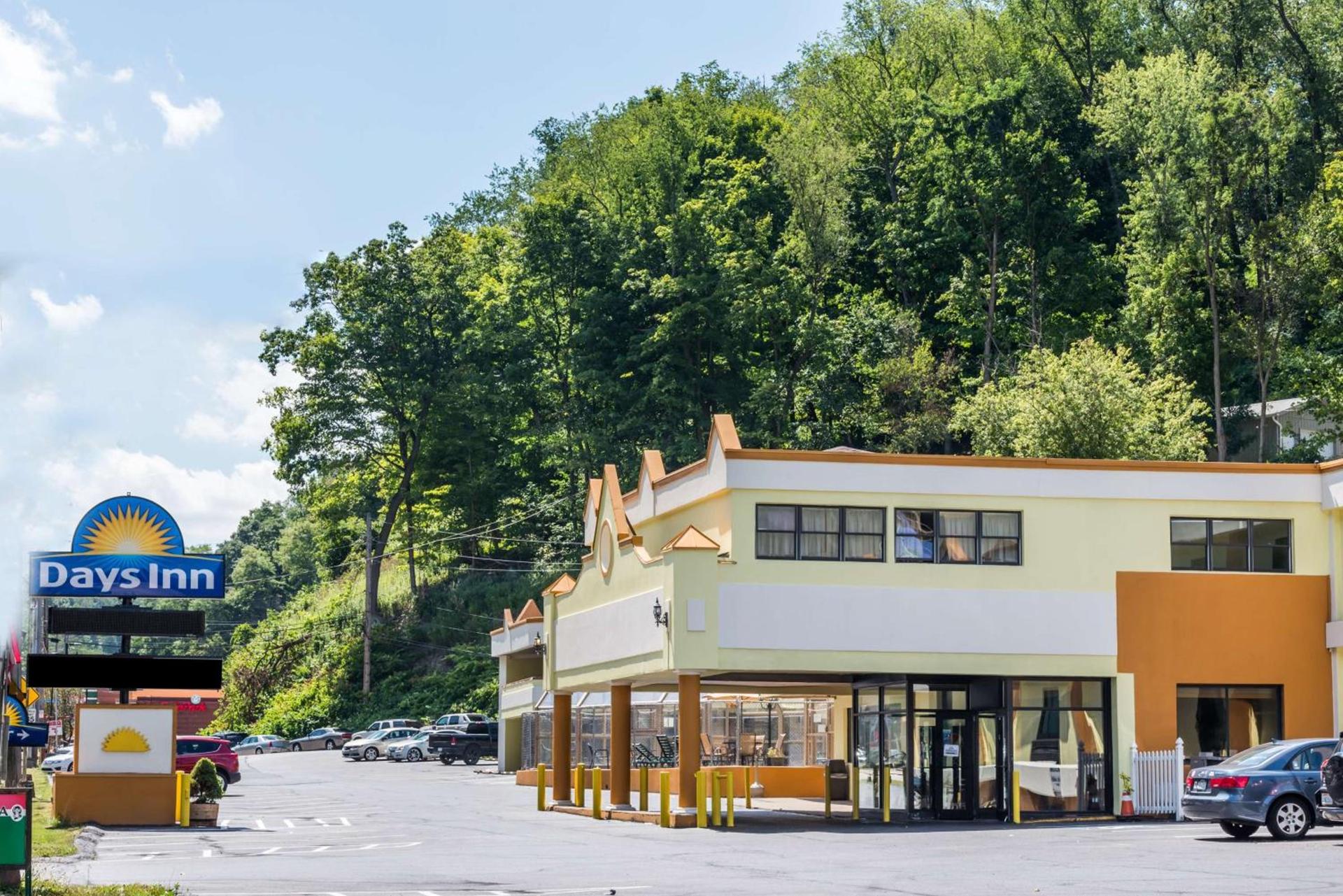 Days Inn by Wyndham Pittsburgh photo 6