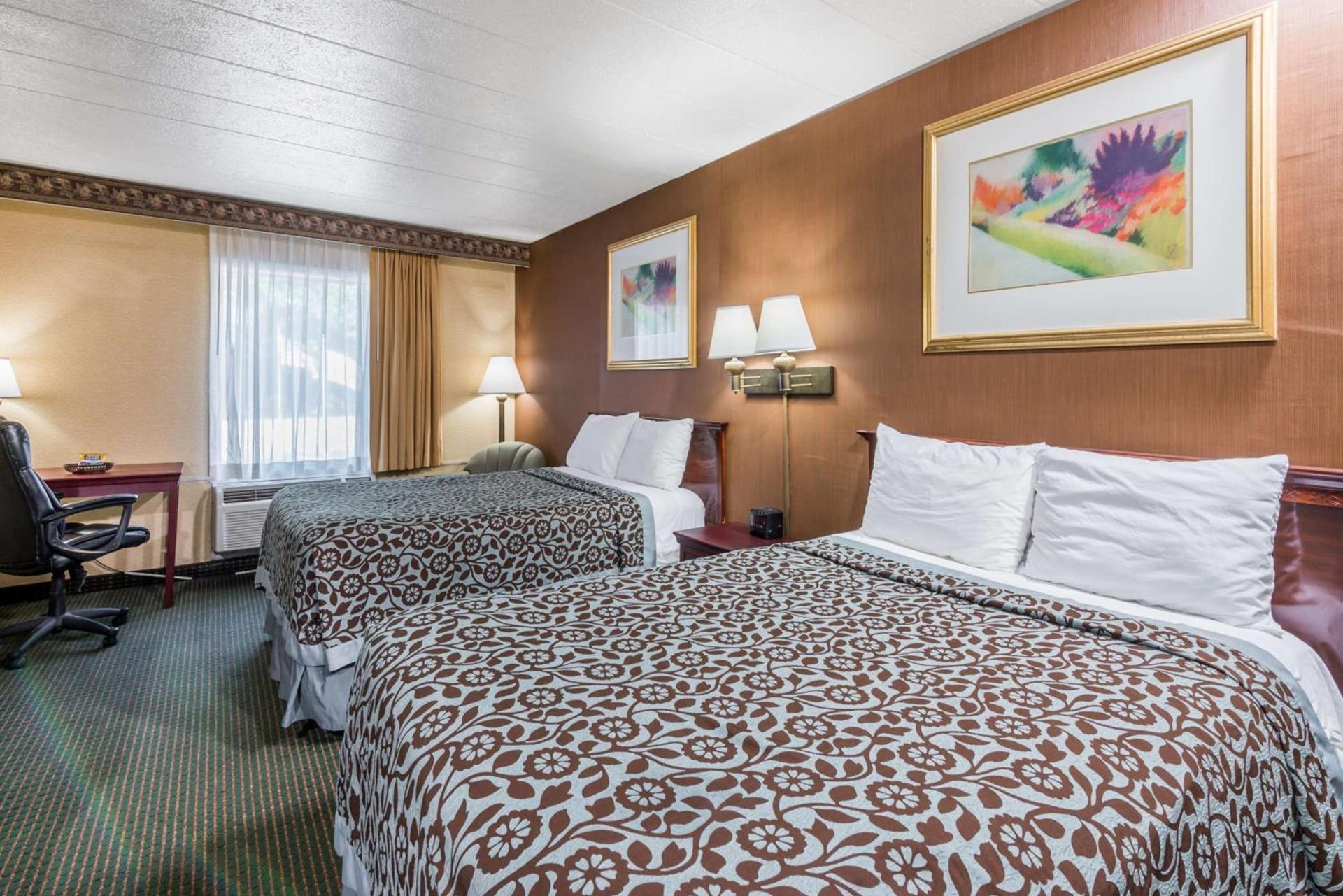 Days Inn by Wyndham Pittsburgh photo 10