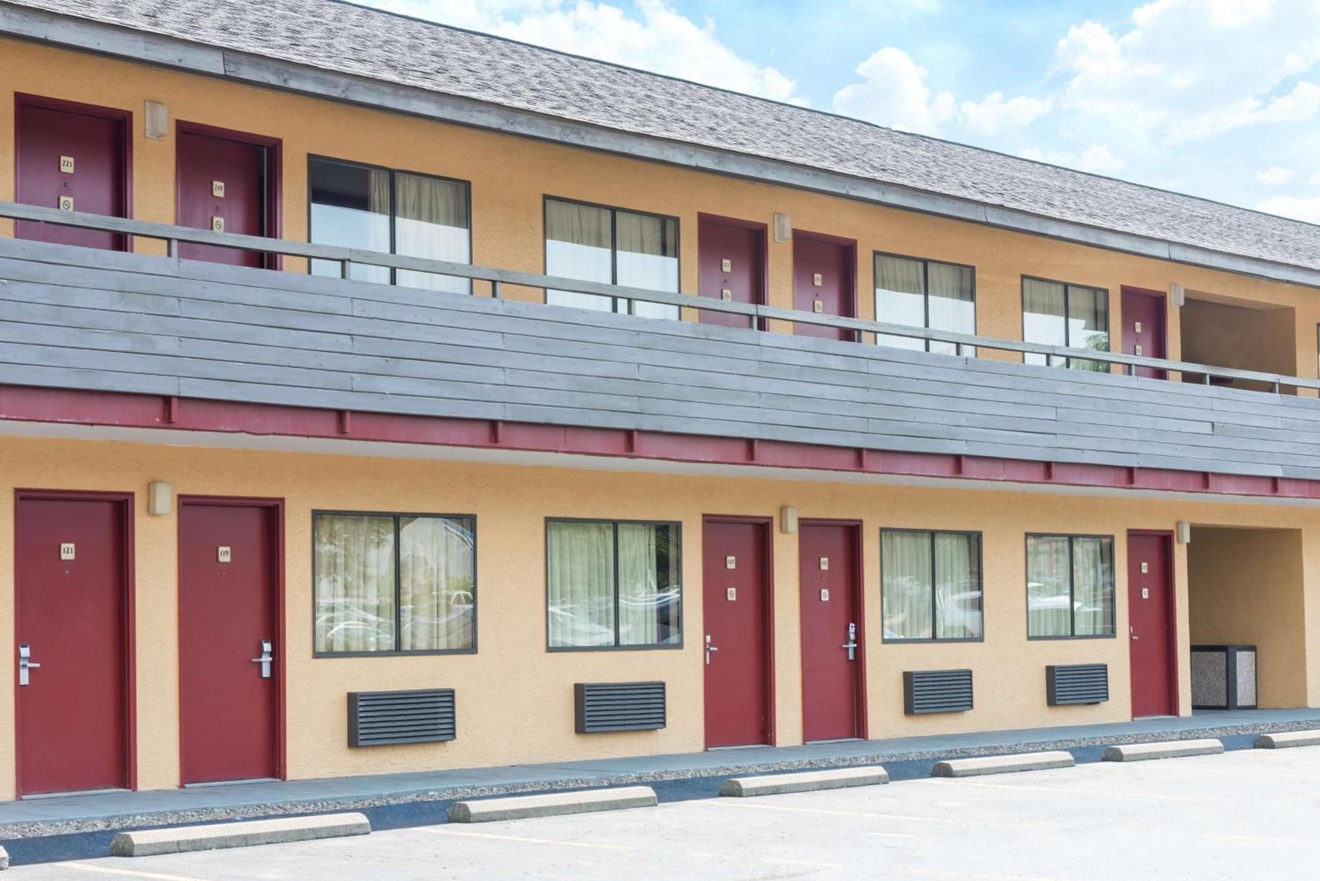 Days Inn by Wyndham Pittsburgh-Harmarville photo 27