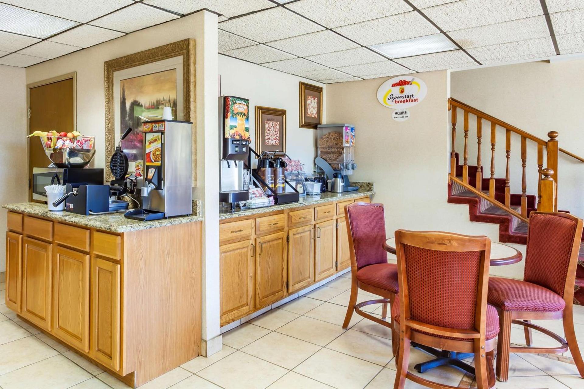 Super 8 by Wyndham Morristown/South photo 15