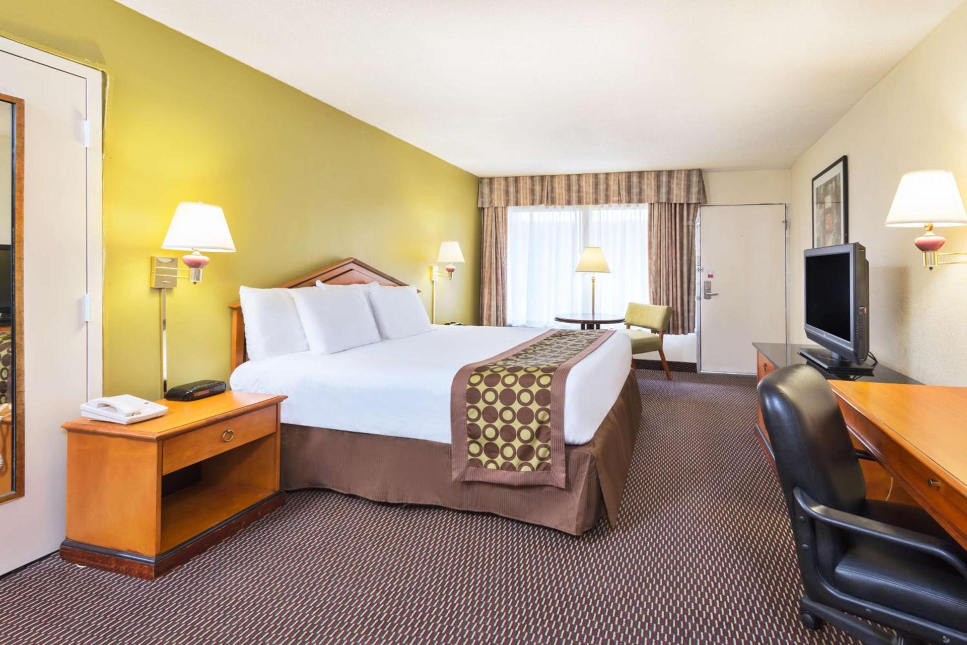 Ramada by Wyndham Pikesville/Baltimore North photo 23