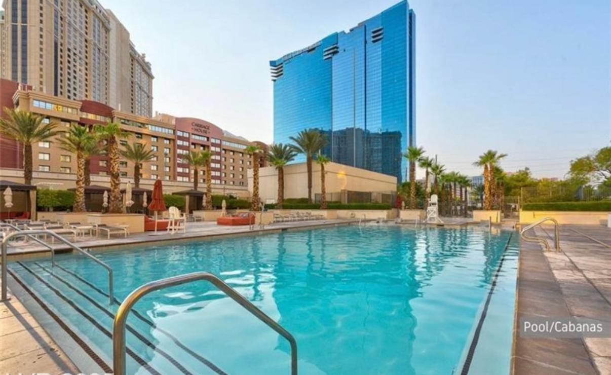 Suite Hub LV HIGH floor Sphere view MGM Signature photo 87