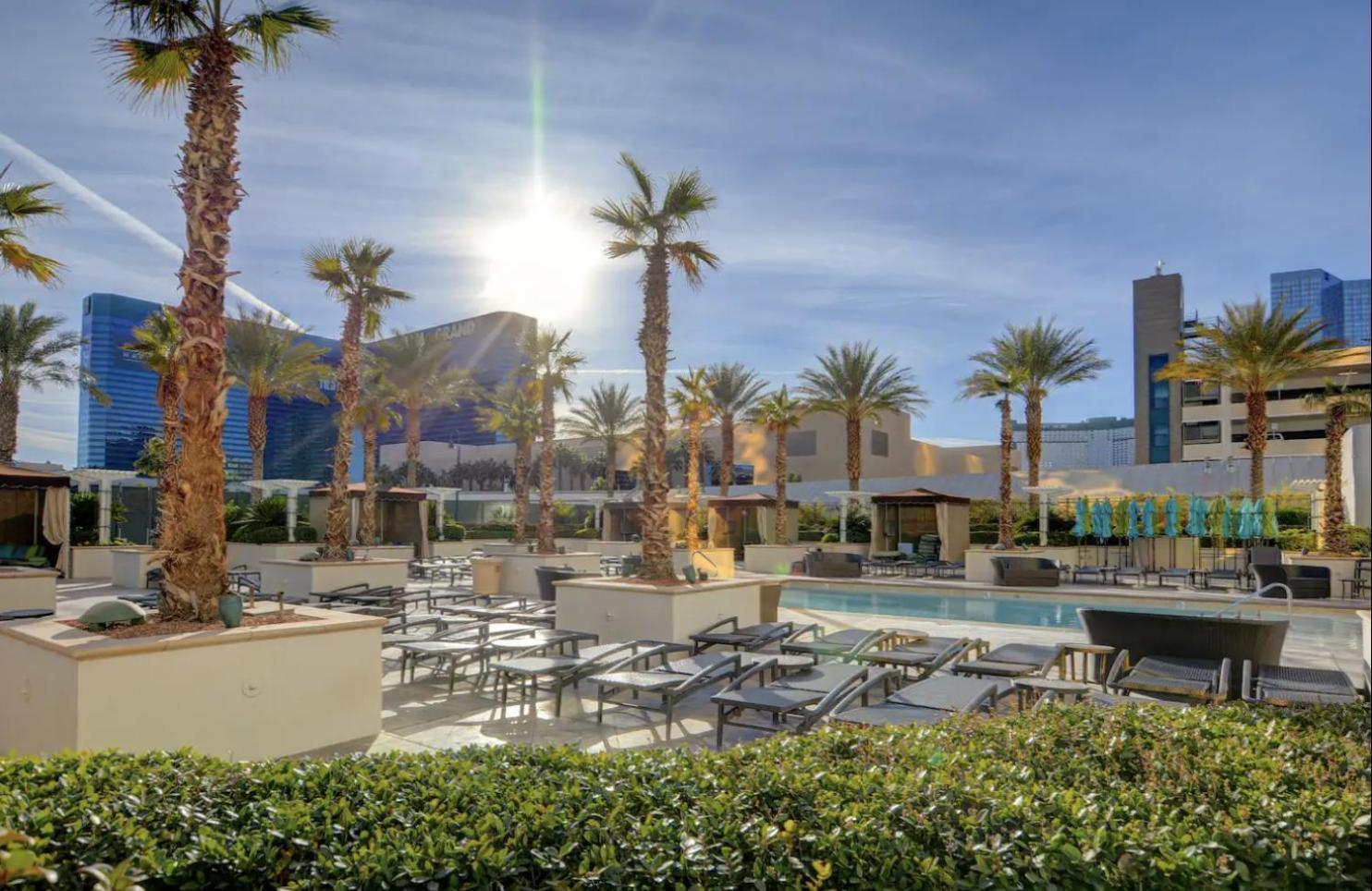 Suite Hub LV HIGH floor Sphere view MGM Signature photo 15