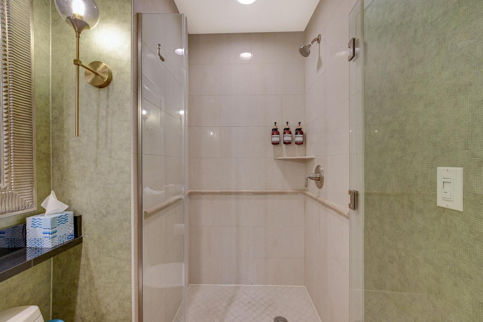 Suite Hub LV HIGH floor Sphere view MGM Signature photo 95