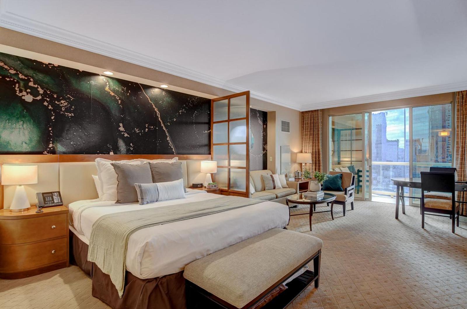 Suite Hub LV HIGH floor Sphere view MGM Signature photo 71
