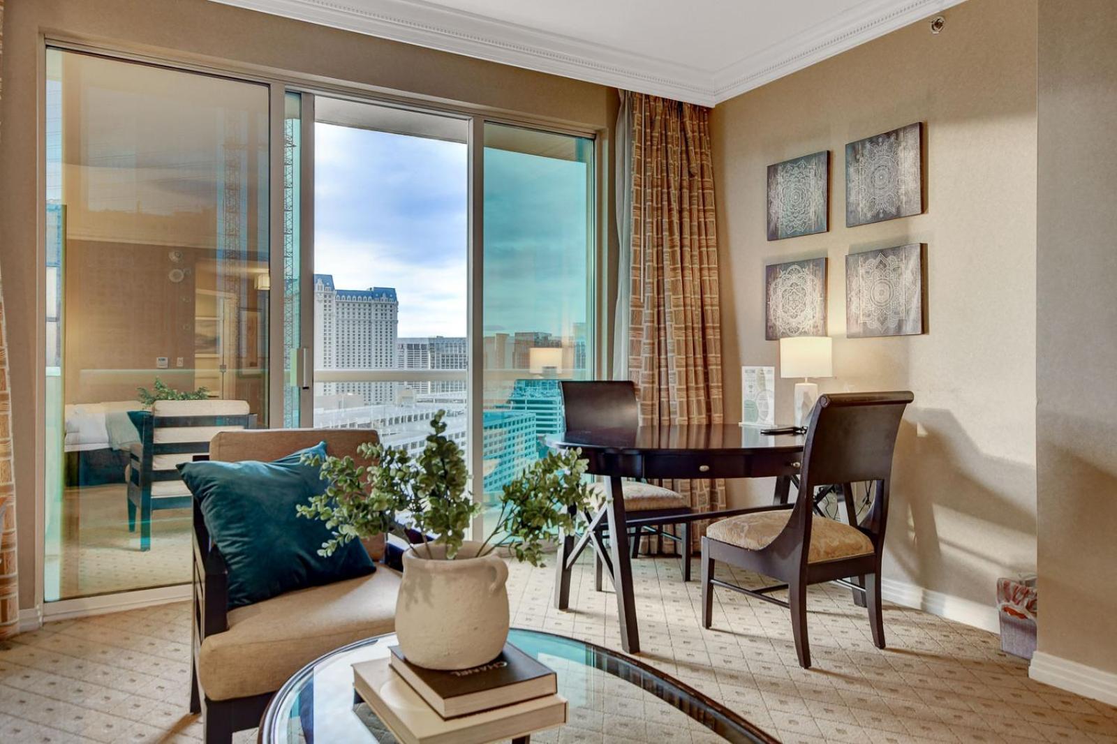 Suite Hub LV HIGH floor Sphere view MGM Signature photo 77