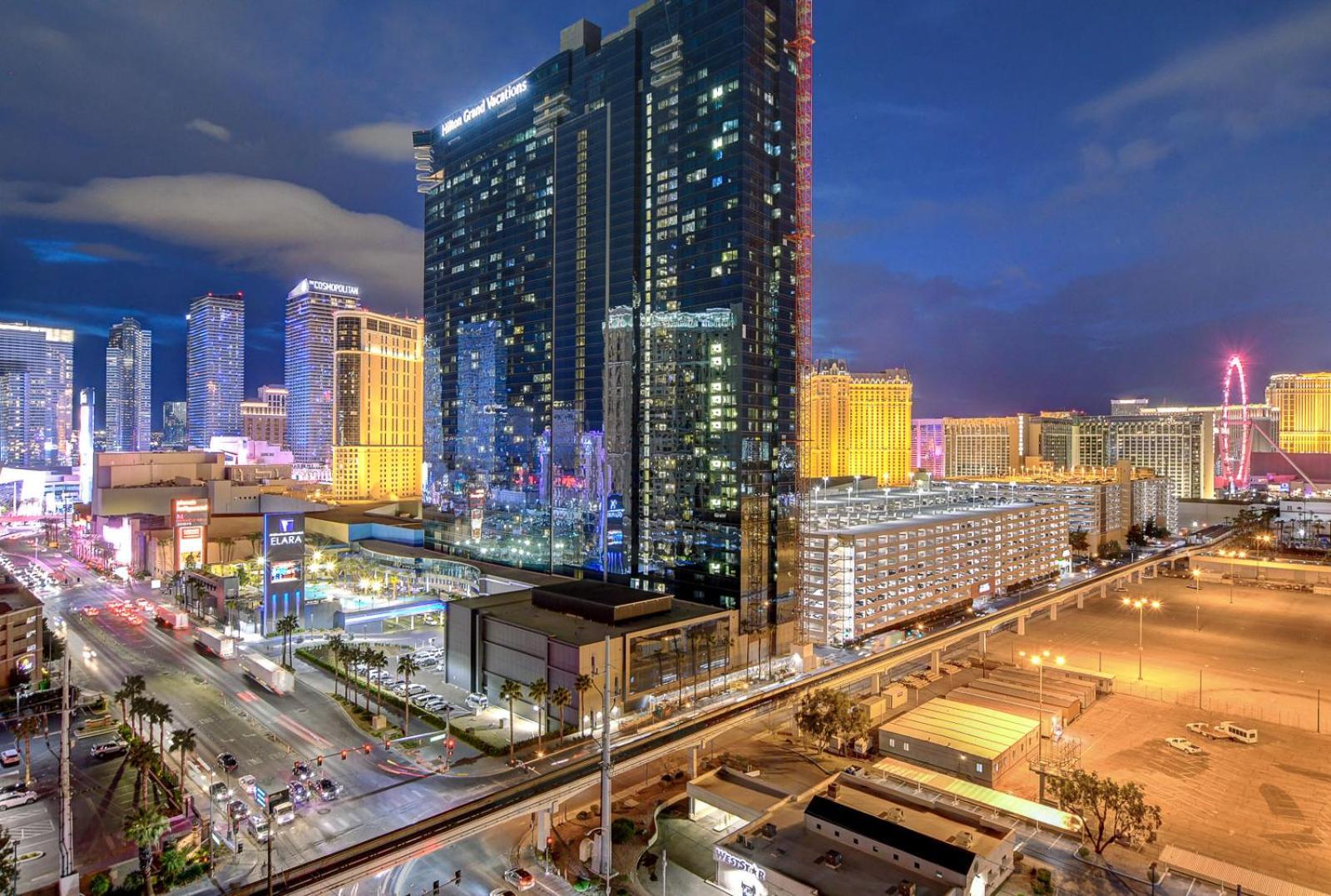 Suite Hub LV HIGH floor Sphere view MGM Signature photo 52