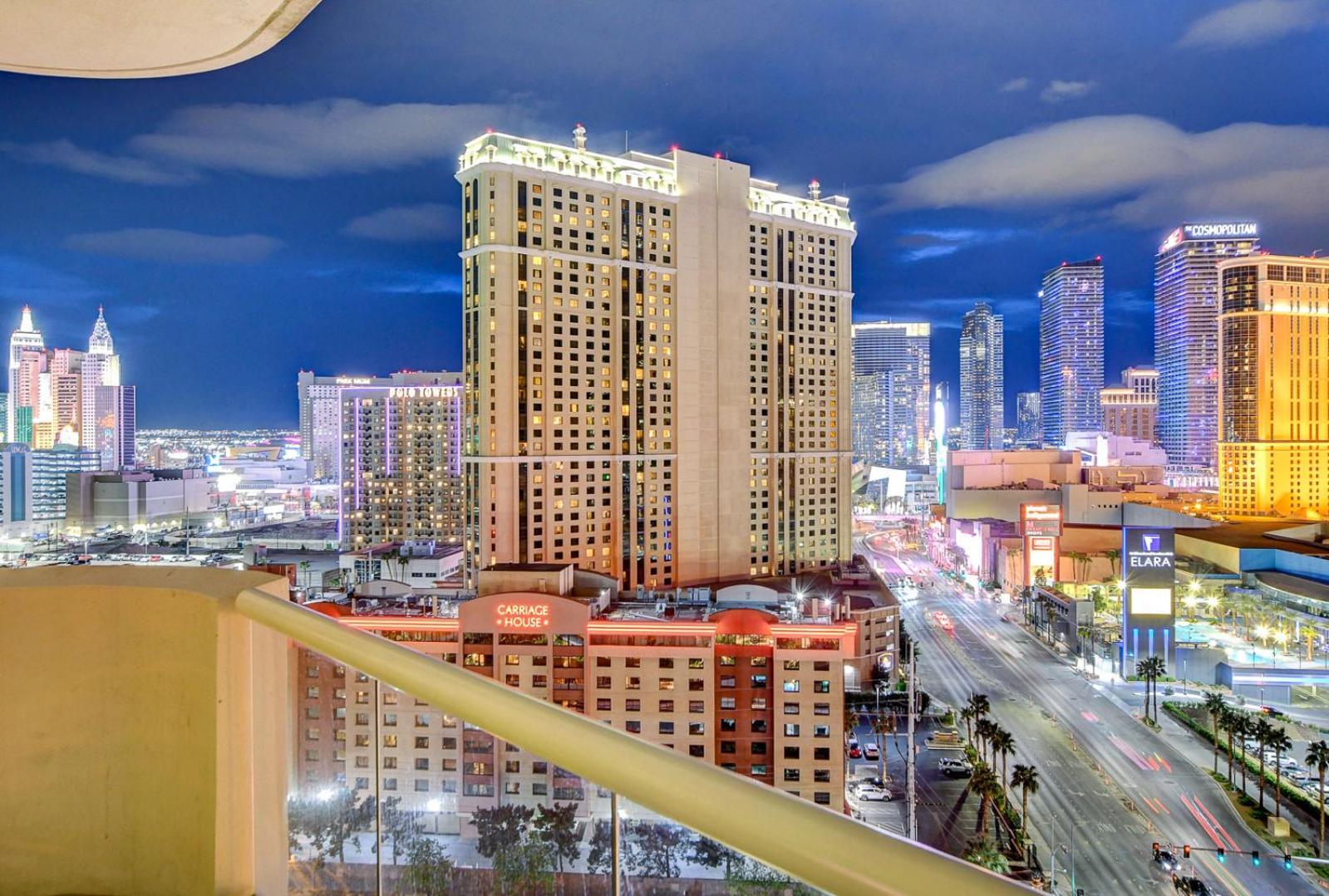 Suite Hub LV HIGH floor Sphere view MGM Signature photo 43