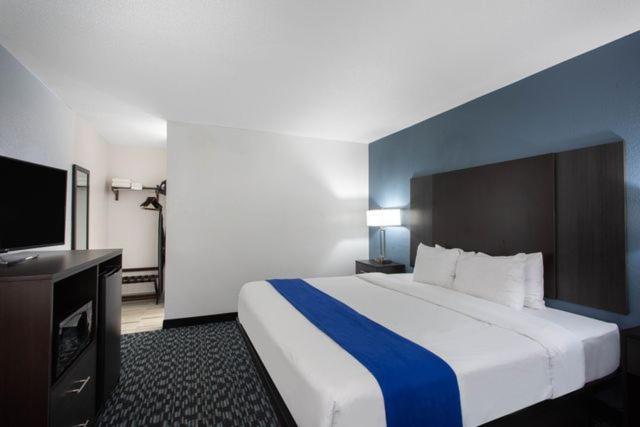 Clarion Pointe photo 44