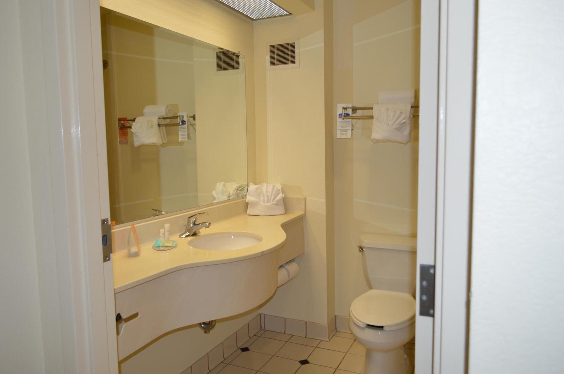 Opal Hotel & Suites photo 31