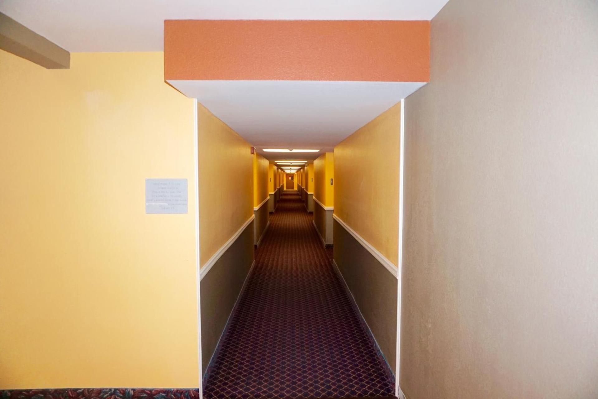 Red Roof Inn Ridgecrest photo 25