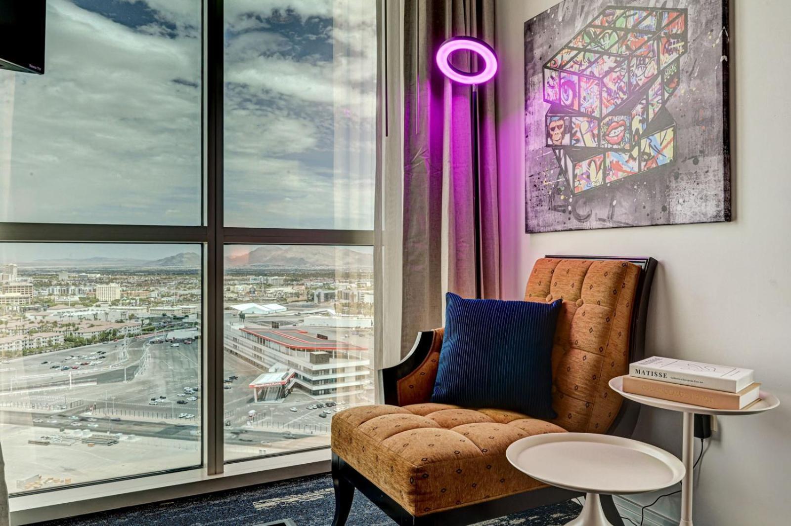Suite Hub LV HIGH floor Sphere view MGM Signature photo 41